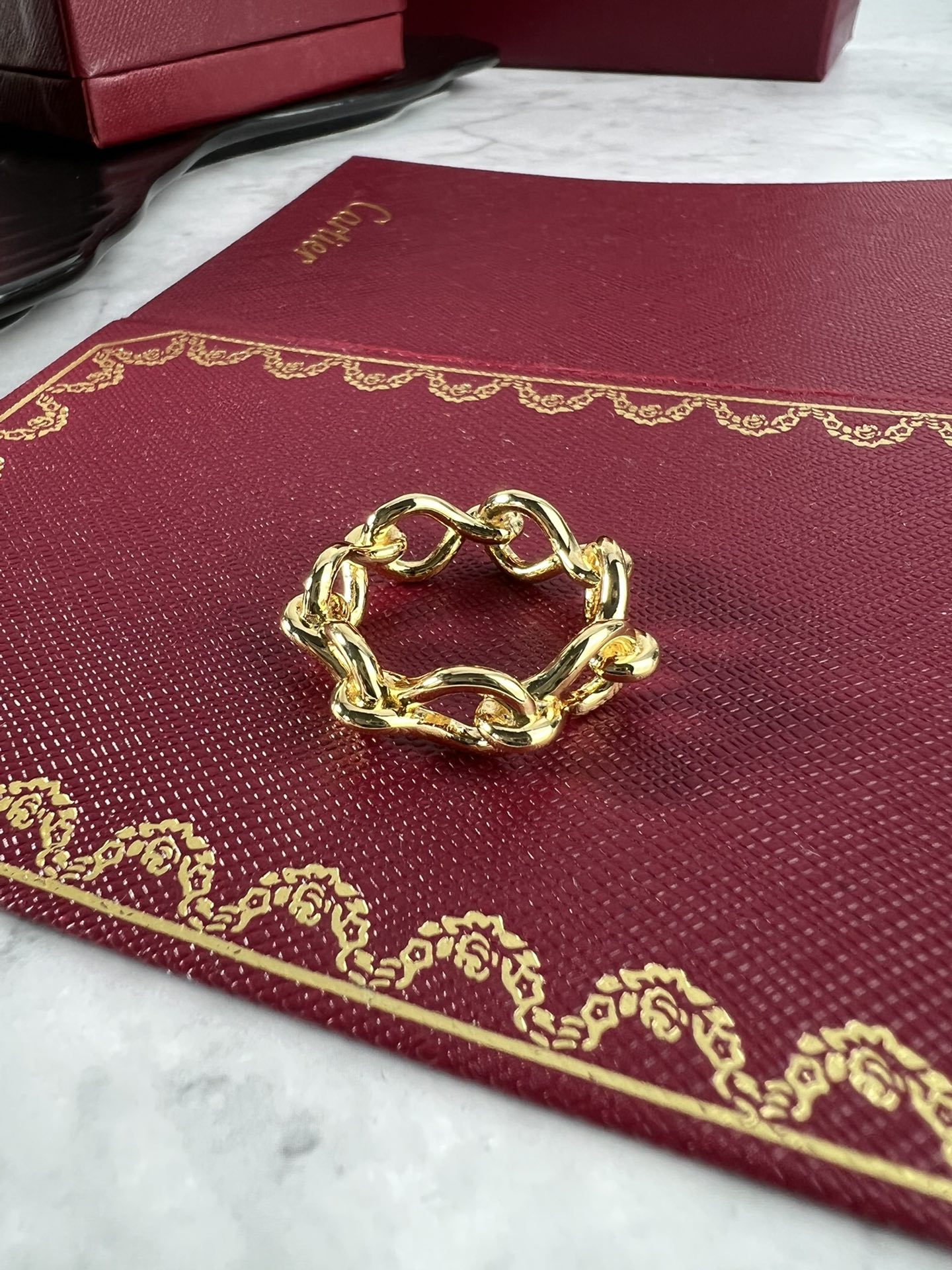 Cartier Chain Link Diamond Ring ring Yellow gold with clear diamond accents 54
