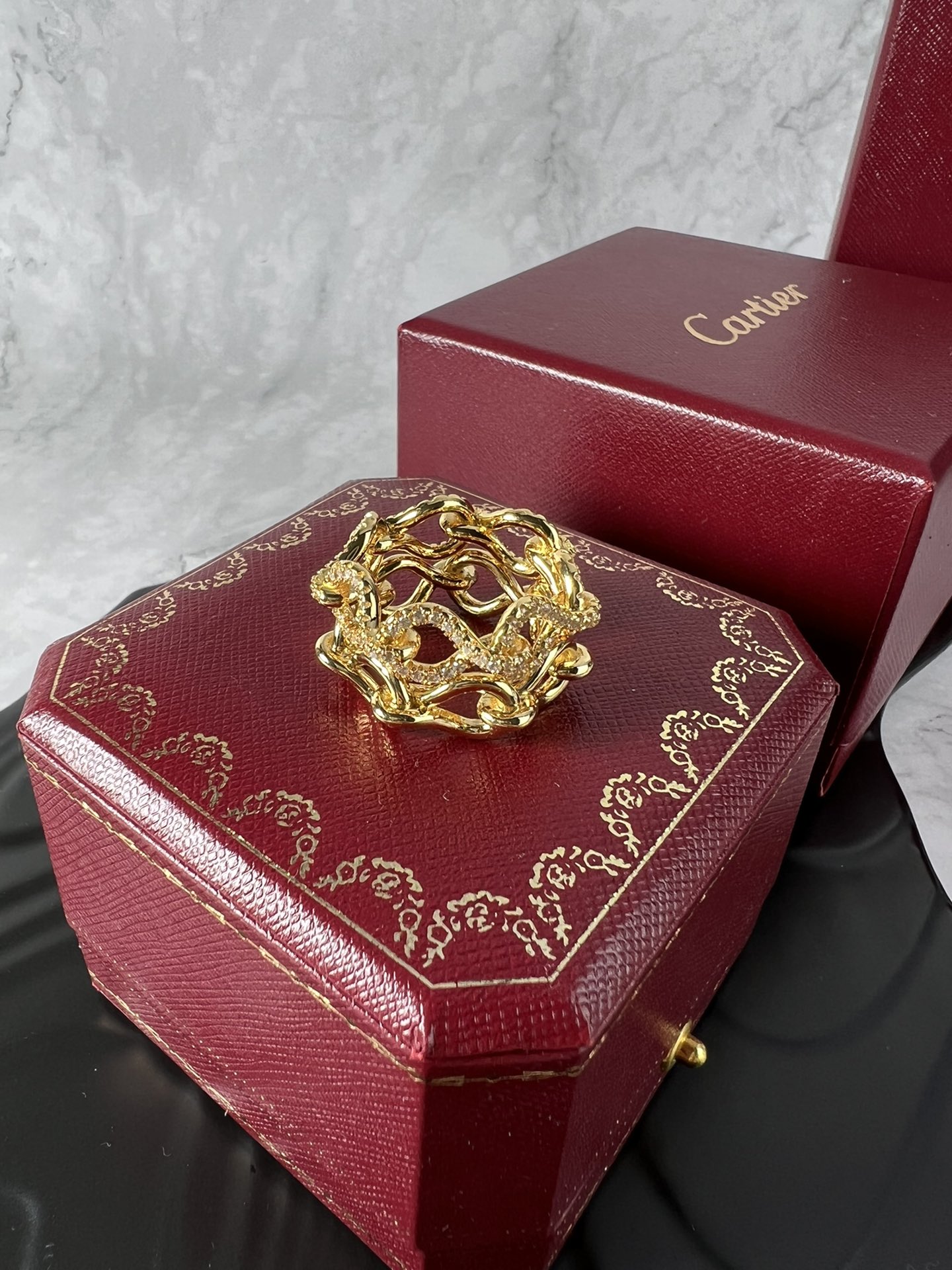 Cartier Chain Link Diamond Ring ring Yellow gold with clear diamond accents 54