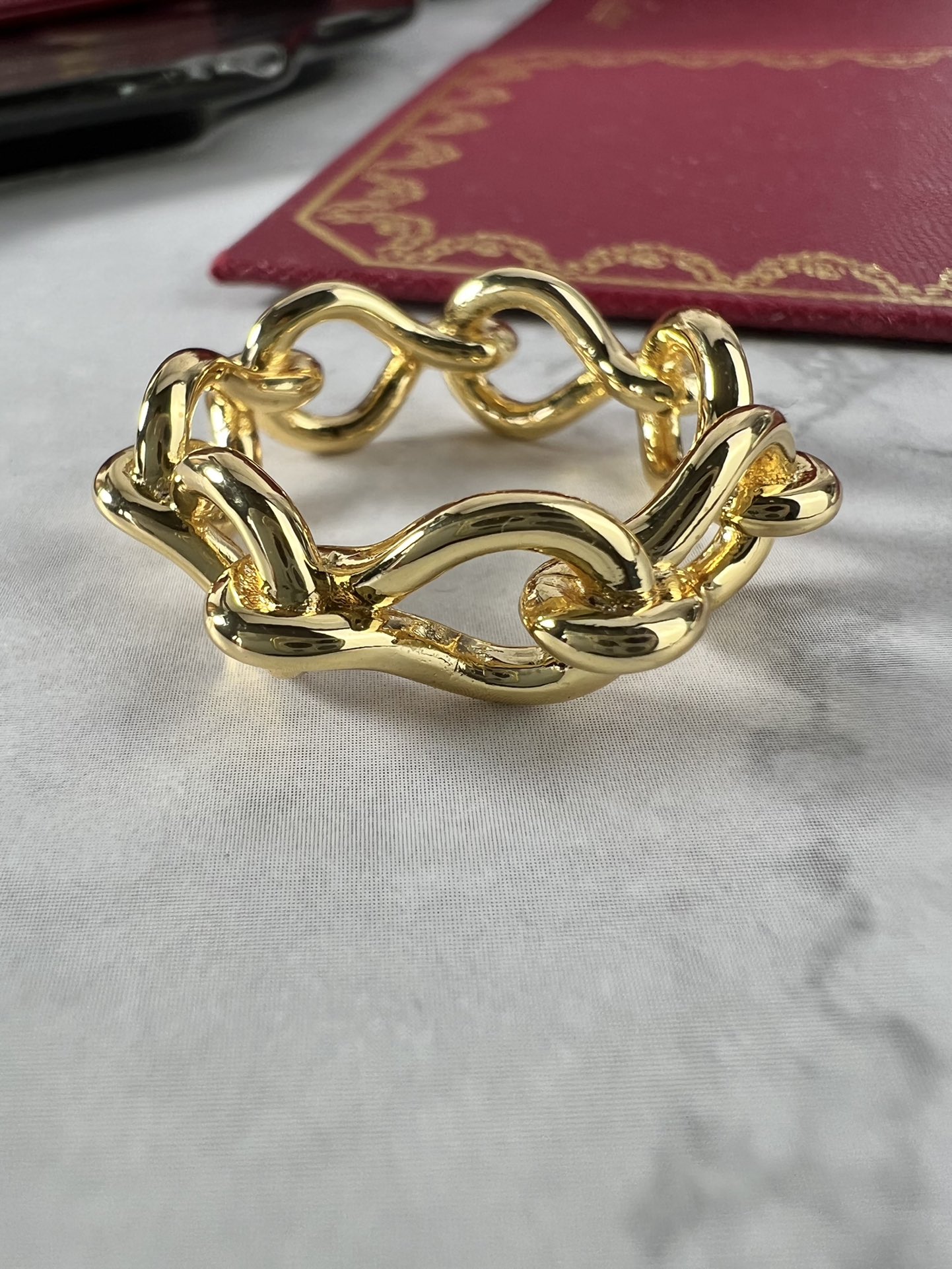 Cartier Chain Link Diamond Ring ring Yellow gold with clear diamond accents 54
