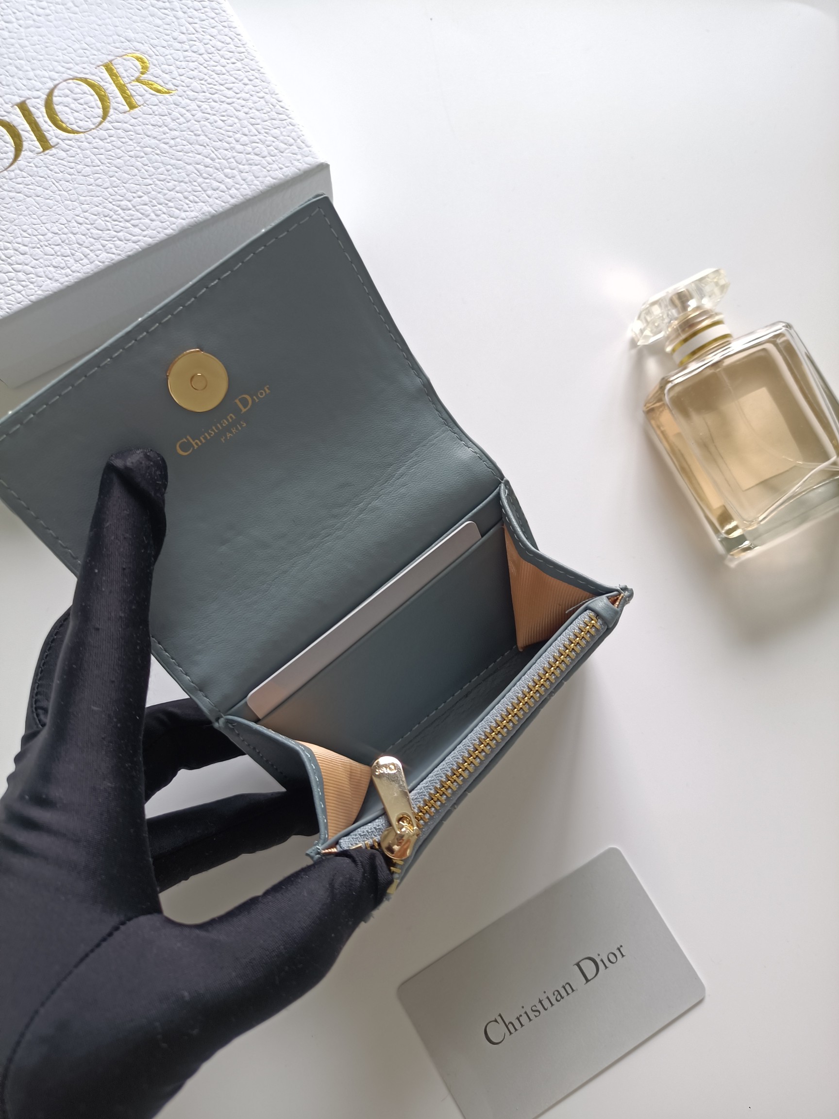 Dior Dior Caro card holder cloud blue grained calfskin gold-tone metal hardware 11x7 5x2 5cm