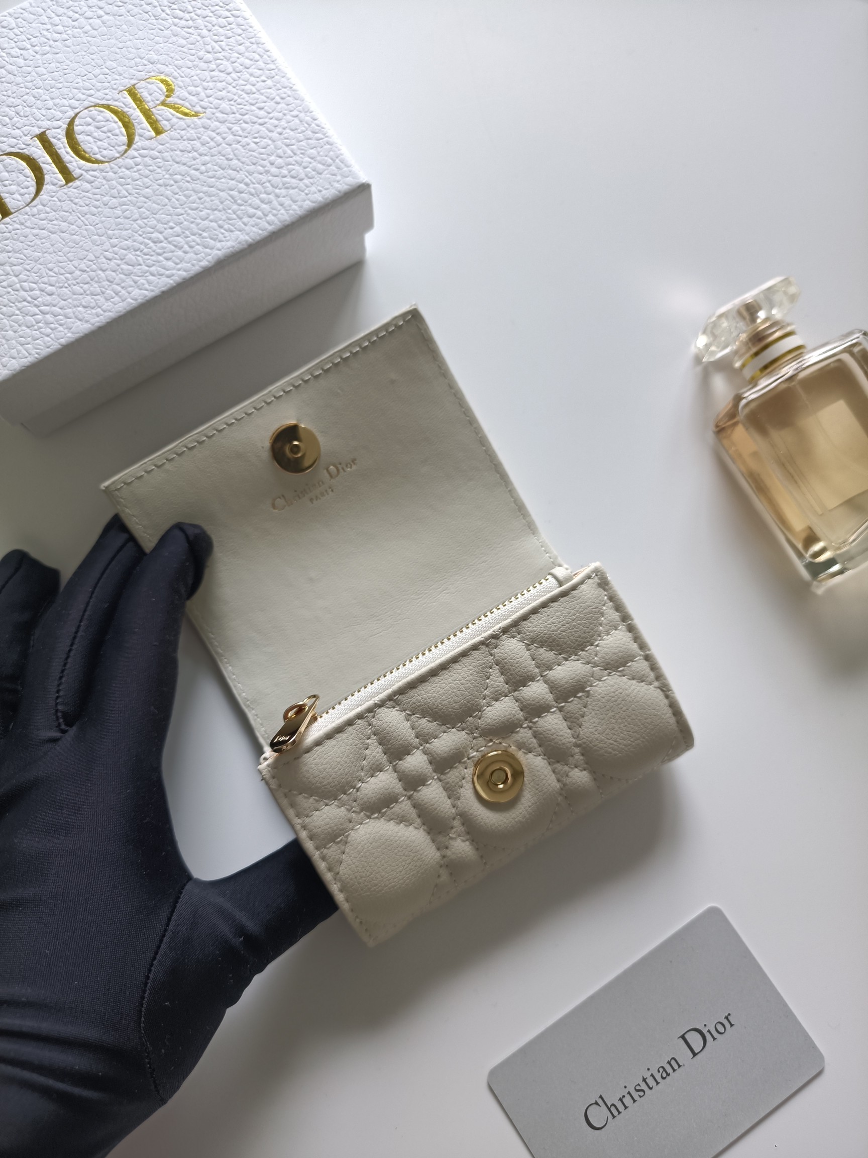 Dior Dior Caro card holder cream grained calfskin with gold-tone metal hardware 11x7 5x2 5cm