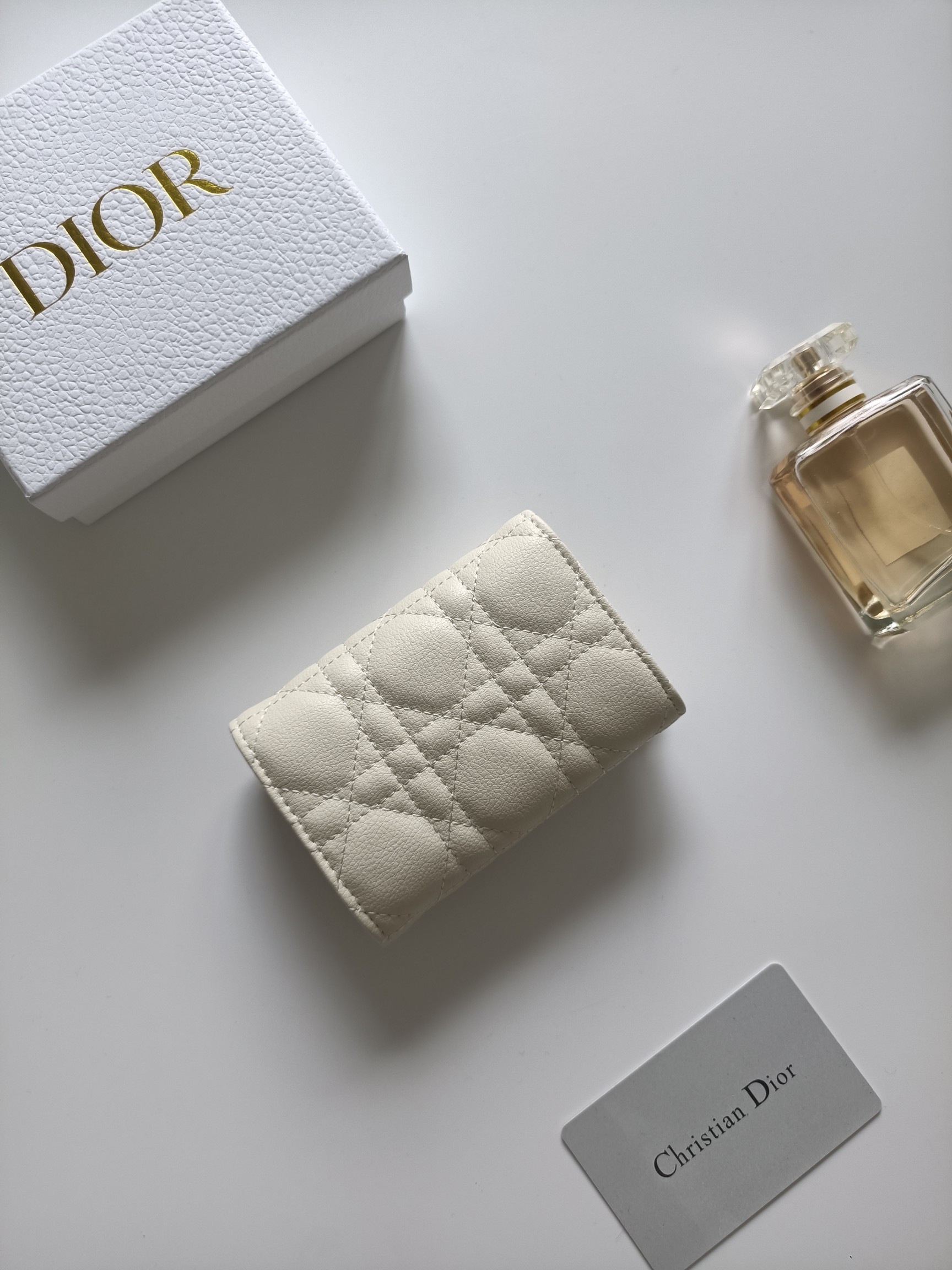 Dior Dior Caro card holder cream grained calfskin with gold-tone metal hardware 11x7 5x2 5cm