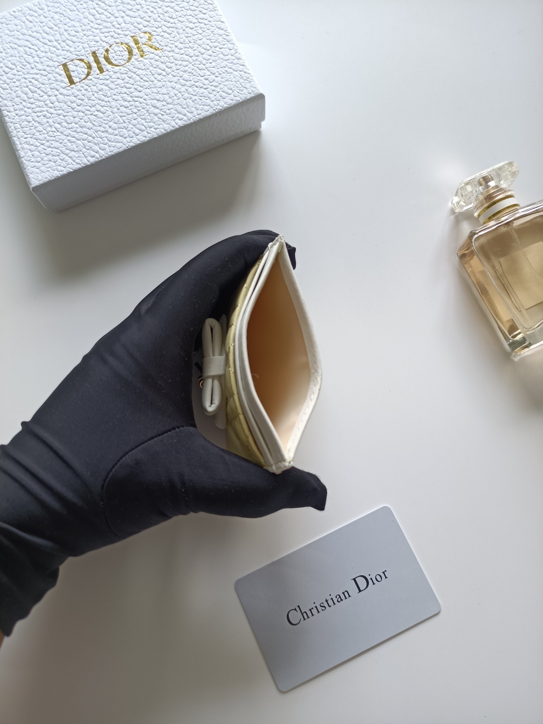 Christian Dior Lady Dior Bow Charm Card Holder brooch Pale yellow lambskin leather with white trim white fabric bow rose gold-tone metal hardware 10 5 8 0 5cm