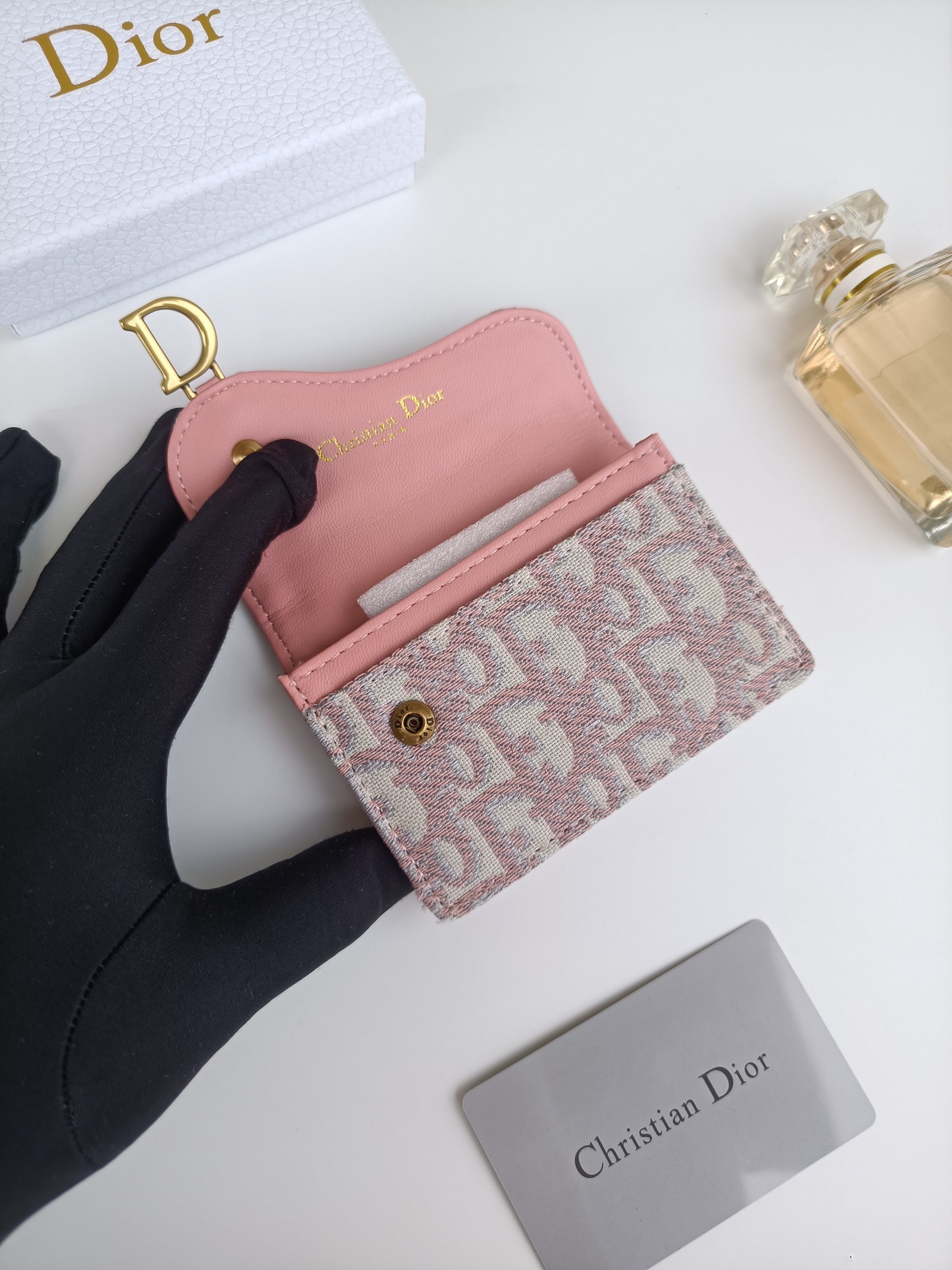 Dior Dior Oblique Saddle Card Holder card holder Pink and off-white oblique jacquard canvas with gold-tone metal hardware 11 7 5 2 5cm