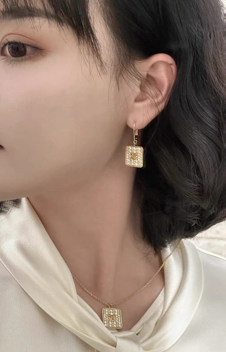 Celine PRECIOUS Triomphe Square Crystal earrings Silver-toned metal with clear crystal stones 2 5cm drop length