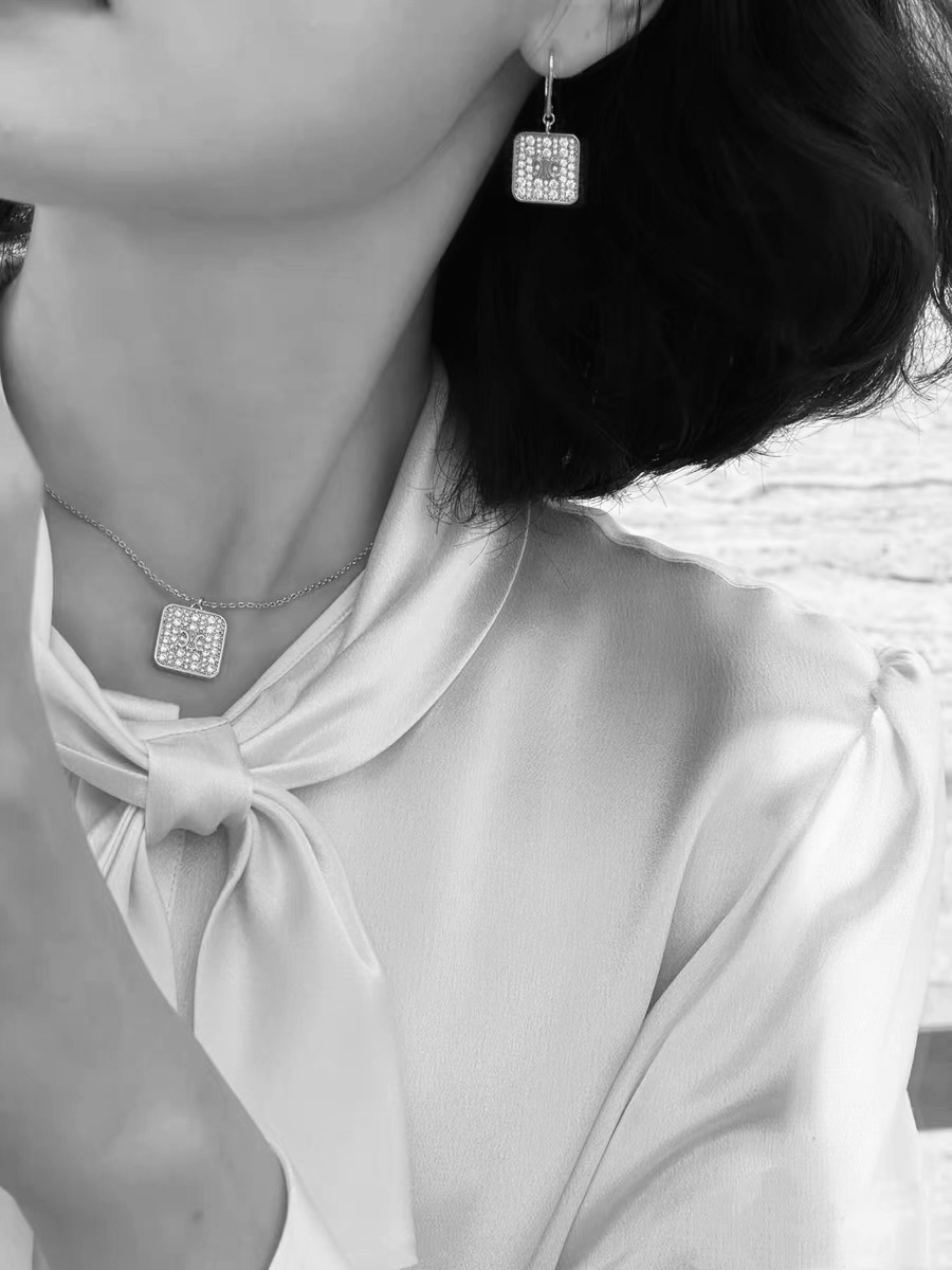 Celine PRECIOUS Triomphe Square Crystal earrings Silver-toned metal with clear crystal stones 2 5cm drop length