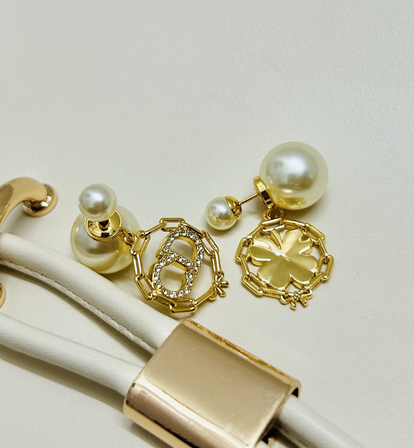 Dior Tribales earrings Gold-tone metal white resin pearl clear crystal One Size