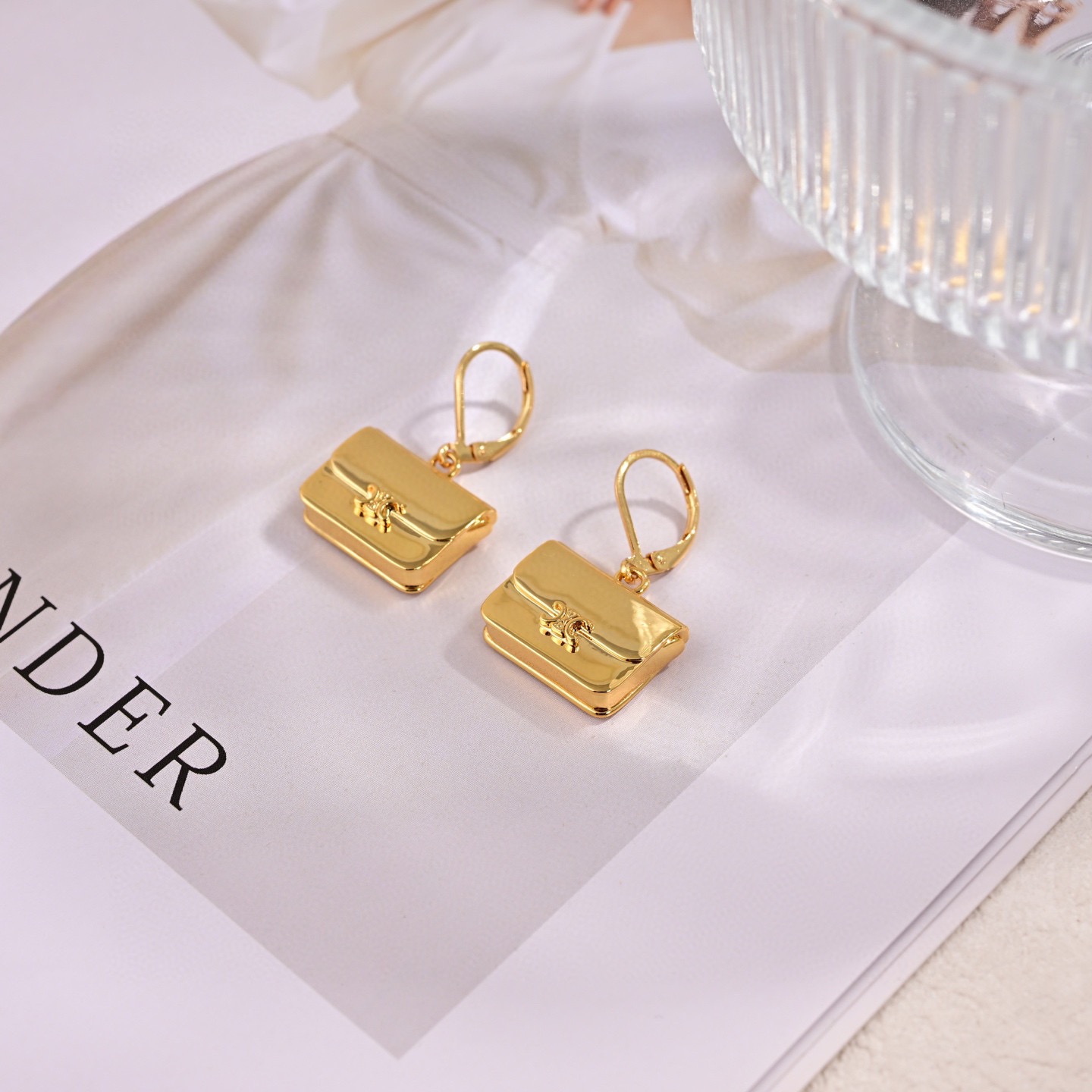 Celine Triomphe Mini Bag Charm Drop Earrings earrings polished gold-tone metal 1 5cm drop length