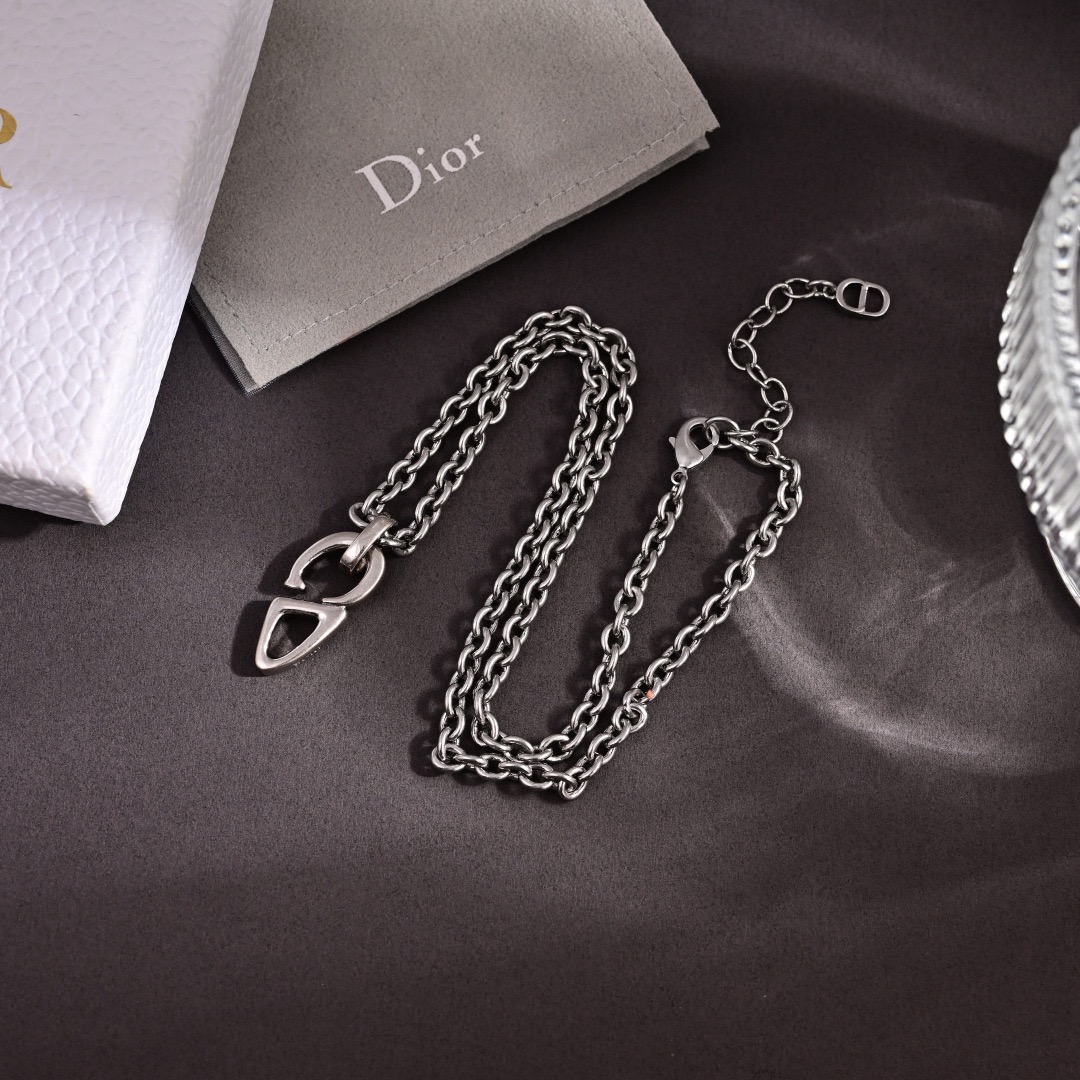 Dior CD Interlocking Link Pendant necklace silver-toned metal no gemstones 60cm