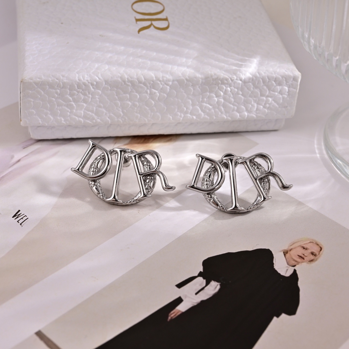 Dior Dio r evolution Logo Stud Earrings earrings silver-toned metal with textured silver detailing 1 5cm diameter