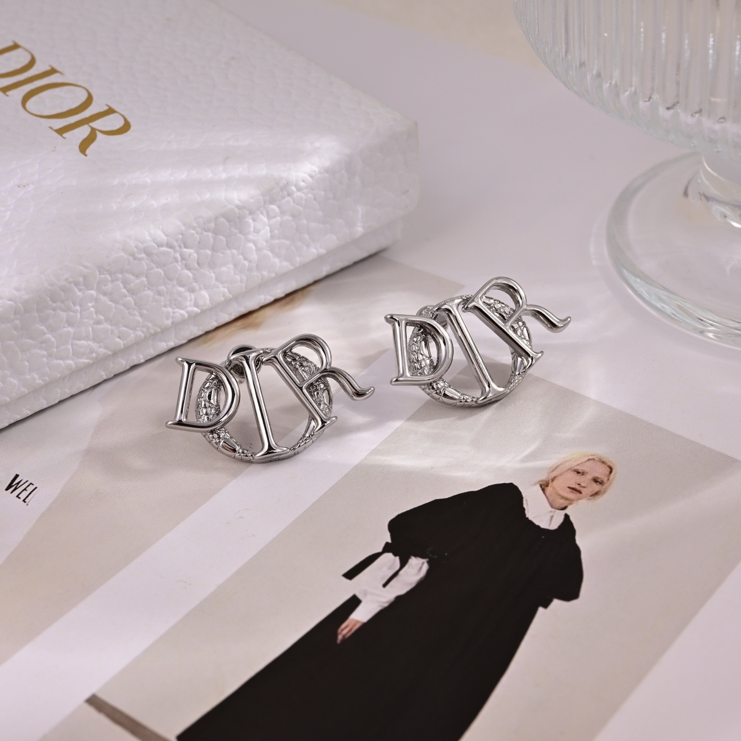 Dior Dio r evolution Logo Stud Earrings earrings silver-toned metal with textured silver detailing 1 5cm diameter