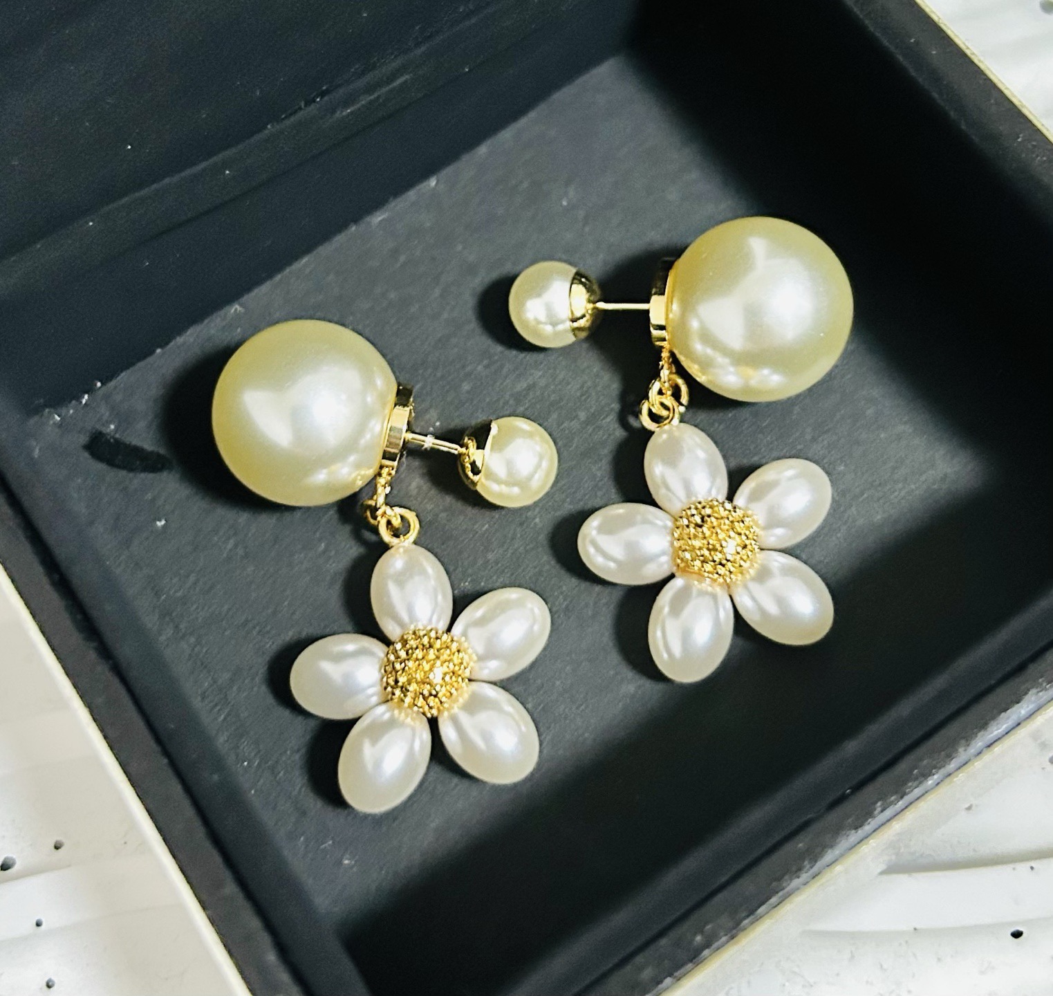 Dior Dioriviera Dior Tribales earrings Gold-tone metal with white pearls and white resin beads One Size