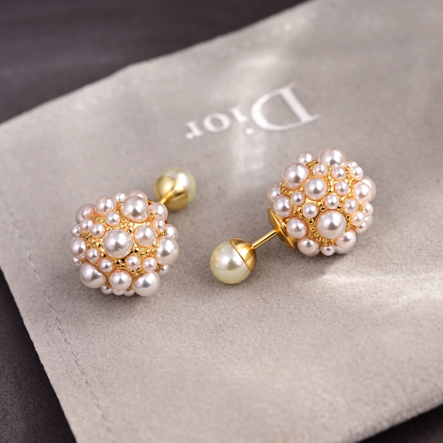 Dior Tribales Pearl Cluster Earrings 2025 New earrings gold-tone metal with white pearls 1 2cm diameter front pearl cluster 0 6cm diameter back pearl stud