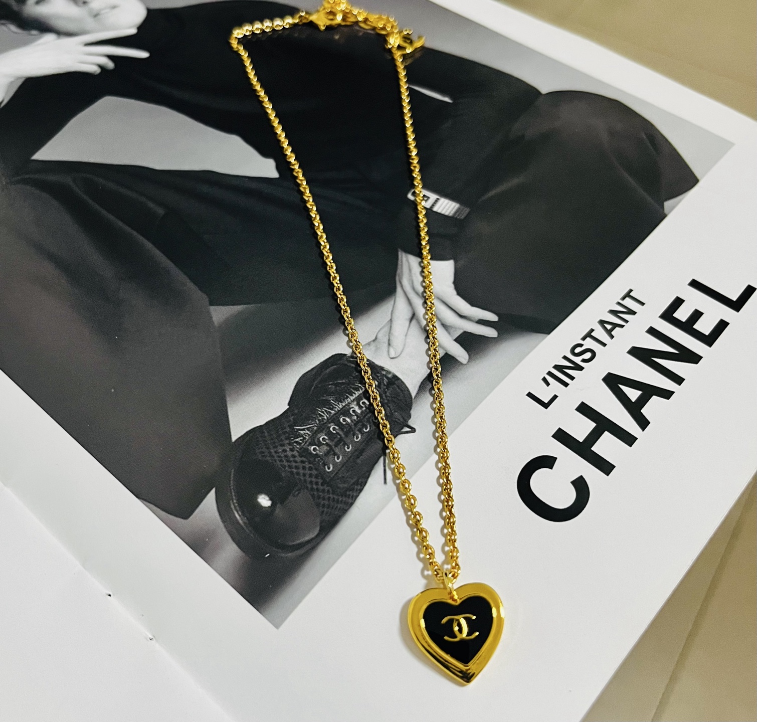 Chanel CC Heart Pendant necklace gold-tone metal with black enamel 42cm with 5cm extender