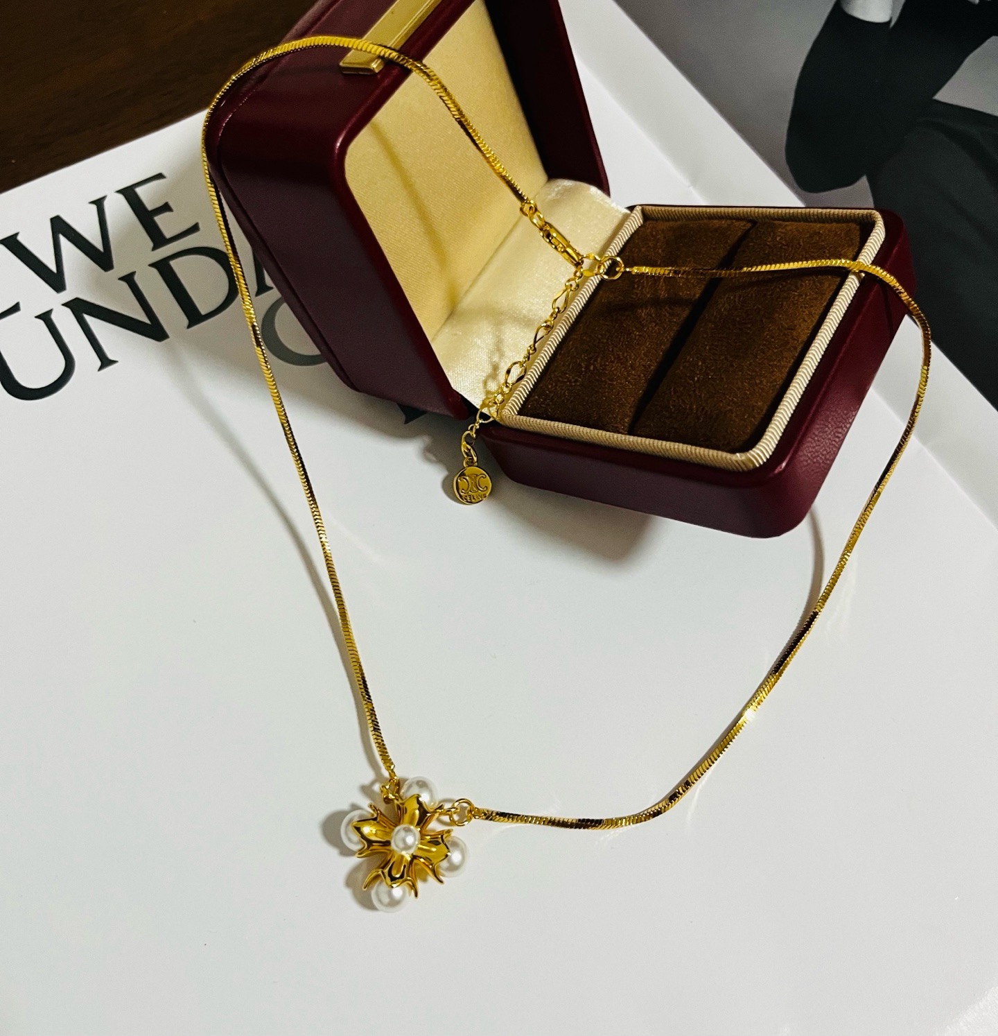 Celine PRECIOUS Pearl Flower Pendant necklace 18k gold tone metal white pearl 40cm with 5cm extender chain