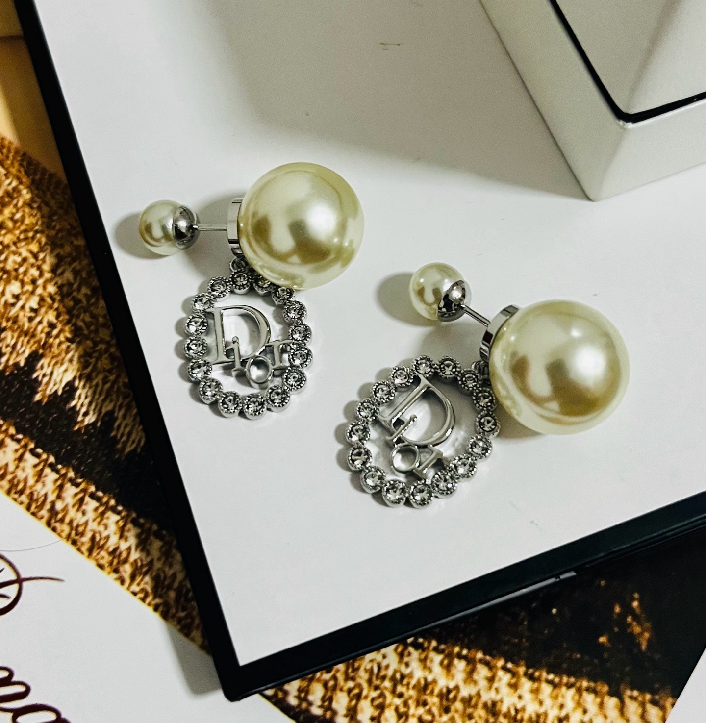 Dior Tribales earrings Silver-toned metal white resin pearl clear crystal One Size