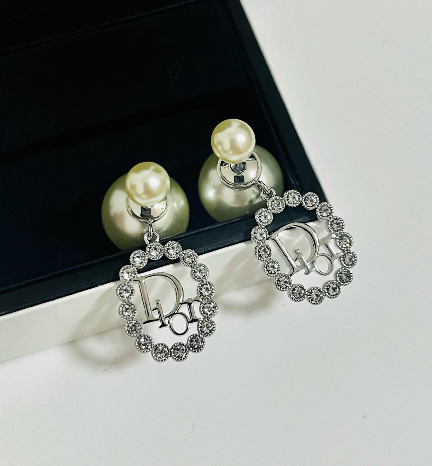 Dior Tribales earrings Silver-toned metal white resin pearl clear crystal One Size