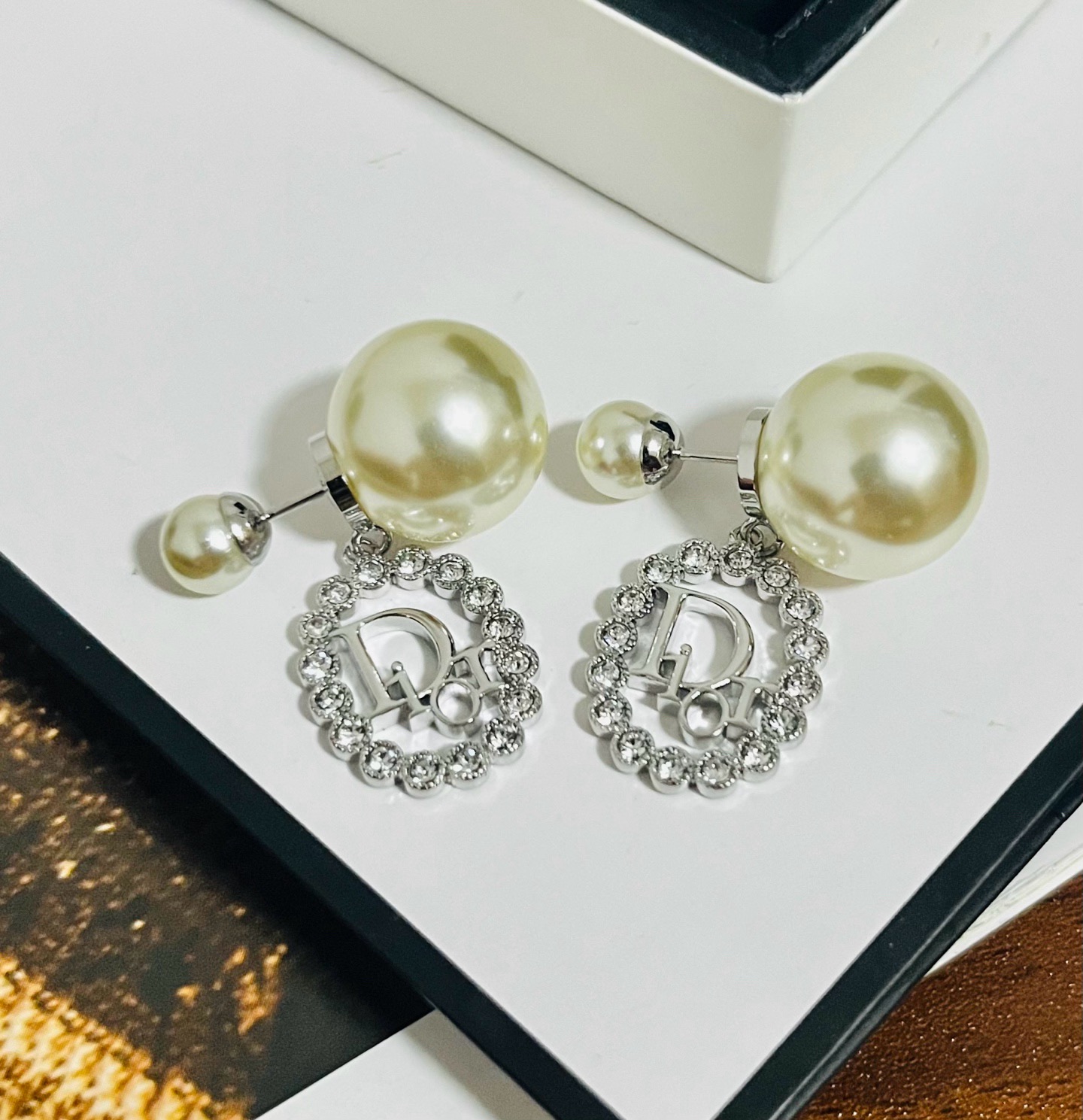 Dior Tribales earrings Silver-toned metal white resin pearl clear crystal One Size