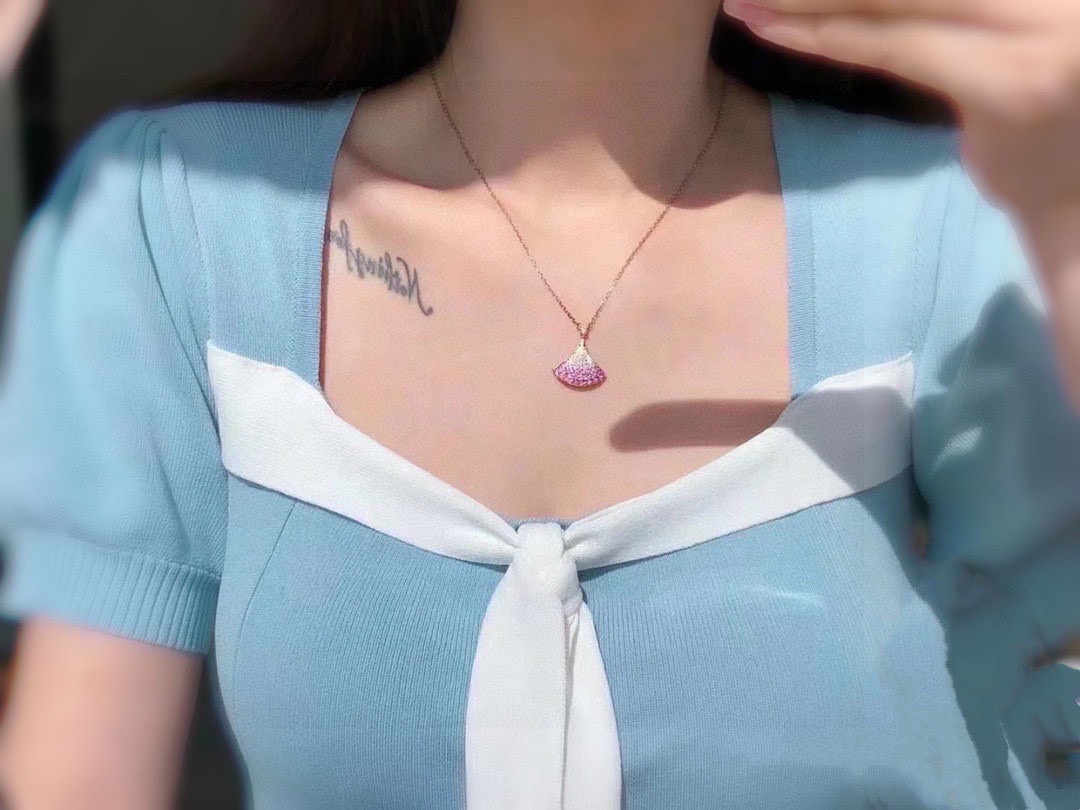 Collier Bvlgari Divas Dream Or rose avec diamants blancs et saphirs roses dégradés 42cm
