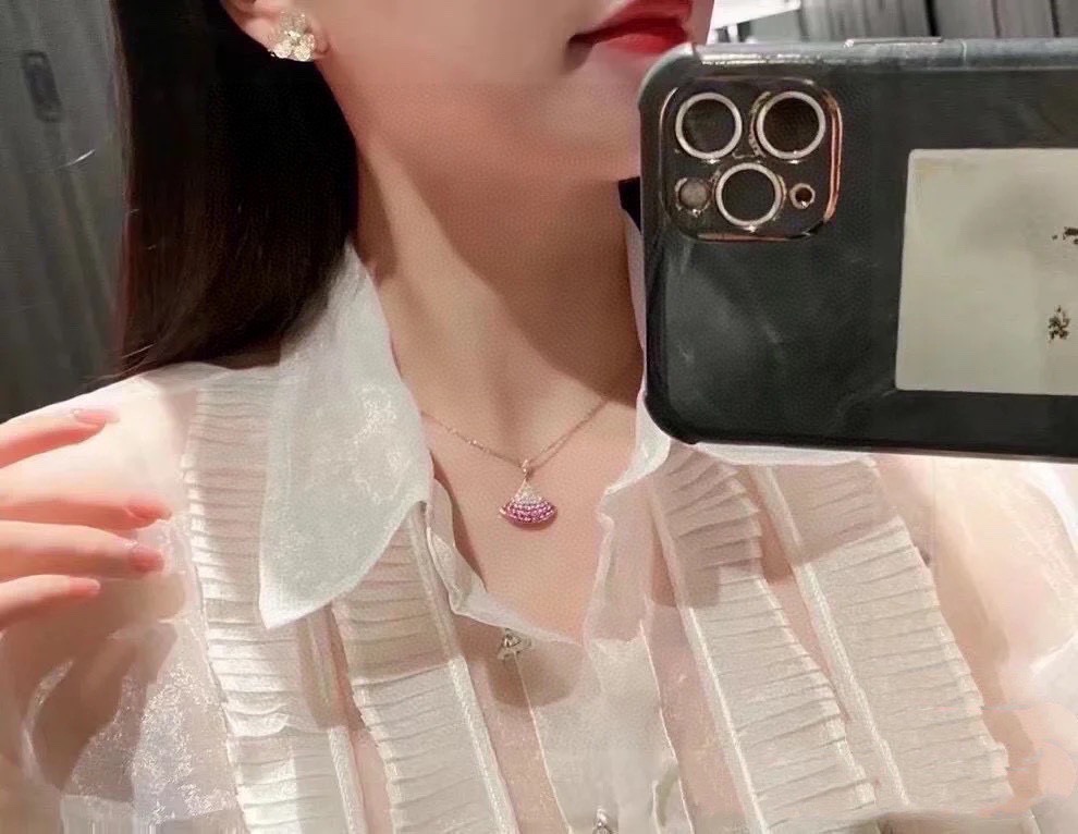Collier Bvlgari Divas Dream Or rose avec diamants blancs et saphirs roses dégradés 42cm