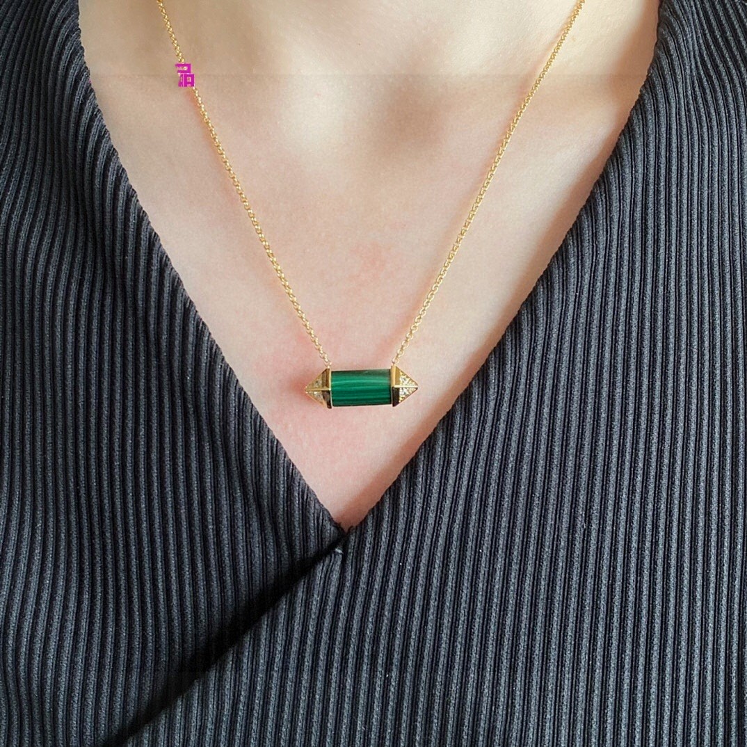 Cartier Les Berlingots de Cartier necklace 18k yellow gold green malachite clear diamond accents 42cm