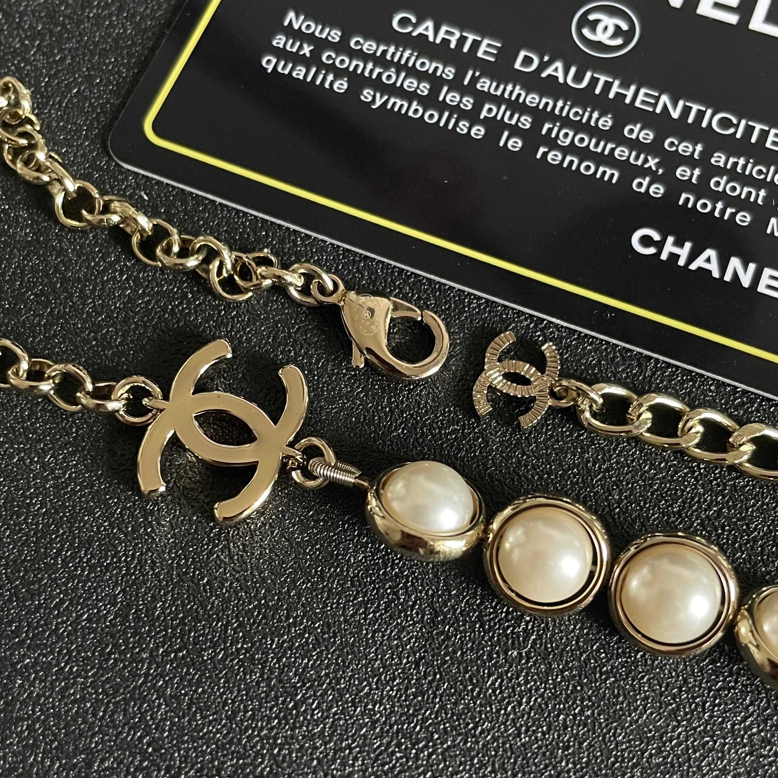 Chanel CC Logo Graduated Pearl Choker necklace Gold-tone metal cream white faux pearl 40cm