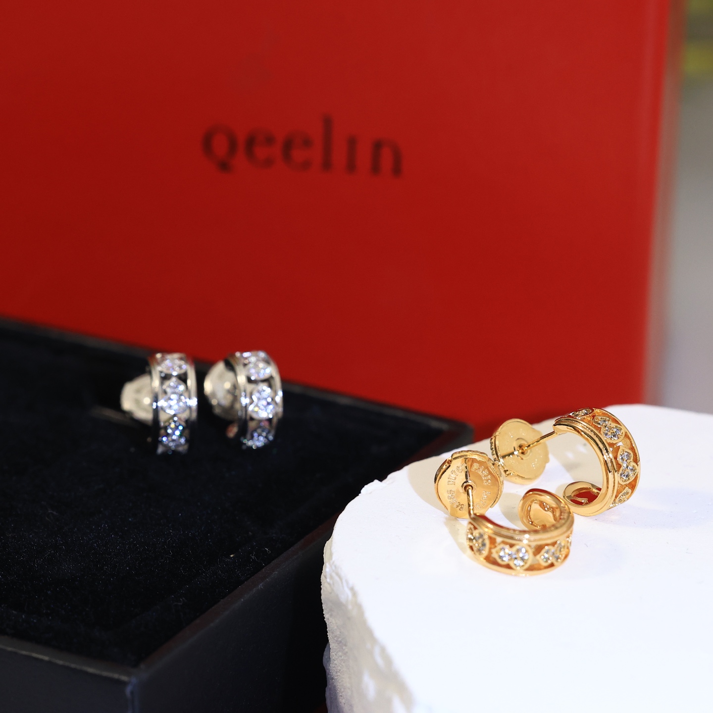 Qeelin Wulu earrings Silver-toned metal with clear diamond accents Gold-toned metal with clear diamond accents 10mm hoop diameter