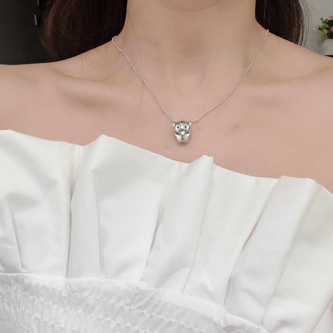Cartier Panthere de Cartier necklace 18k yellow gold tsavorite green garnet eyes black onyx accents 42cm with 2cm extender