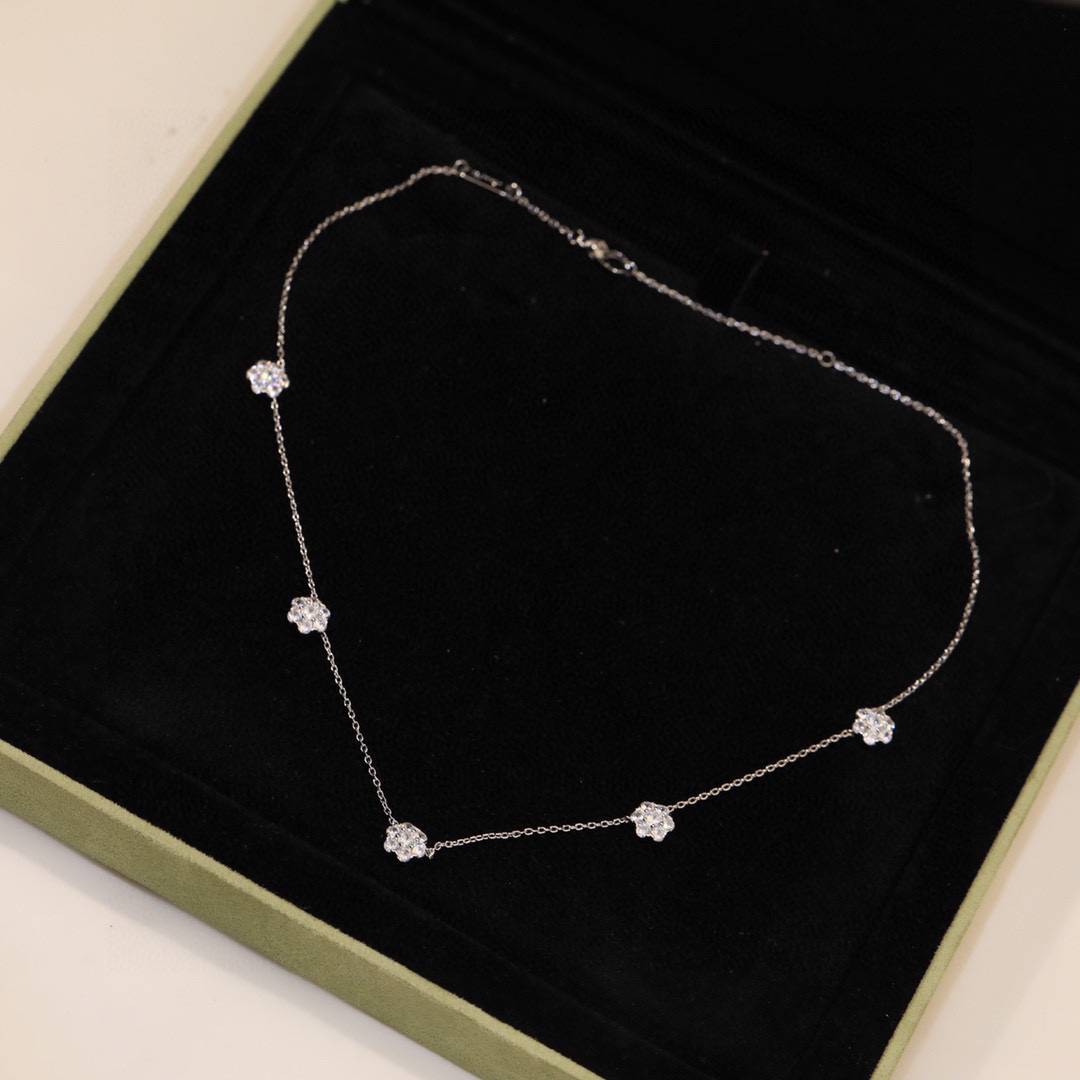 Van Cleef Arpels Fleurette necklace 18k rose gold with clear diamonds 18k white gold with clear diamonds 42cm