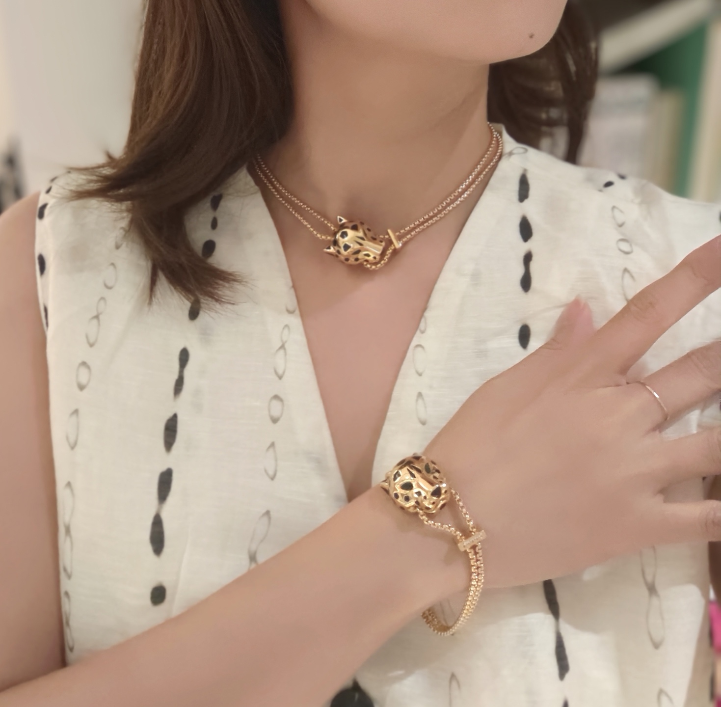 Cartier Panthere de Cartier necklace 18k yellow gold black lacquer green tsavorite garnet diamond accents 42cm