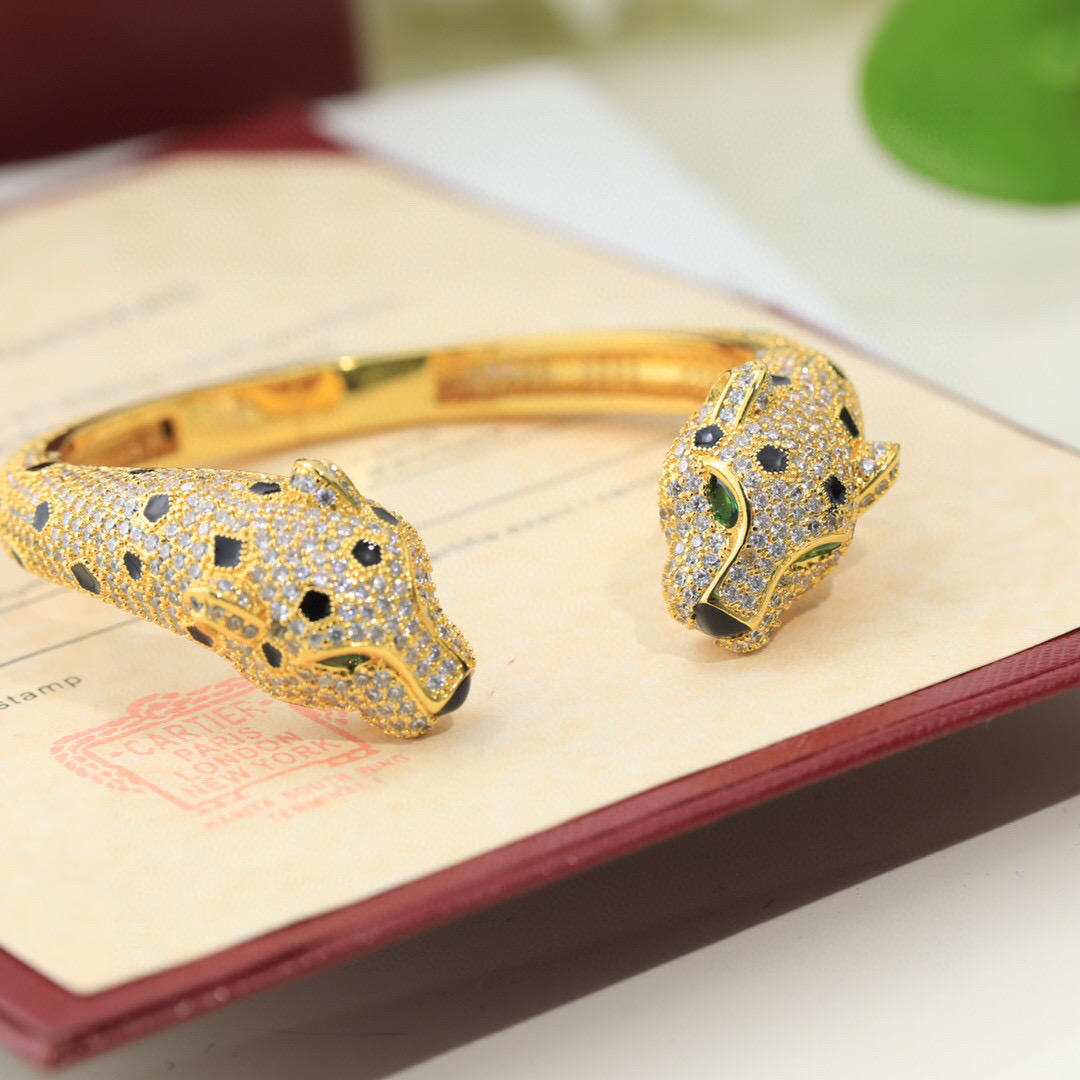 Cartier Panthere de Cartier bracelet 18K yellow gold 18K rose gold 18K white gold pave-set white diamonds black onyx spots emerald eyes black onyx nose 17cm