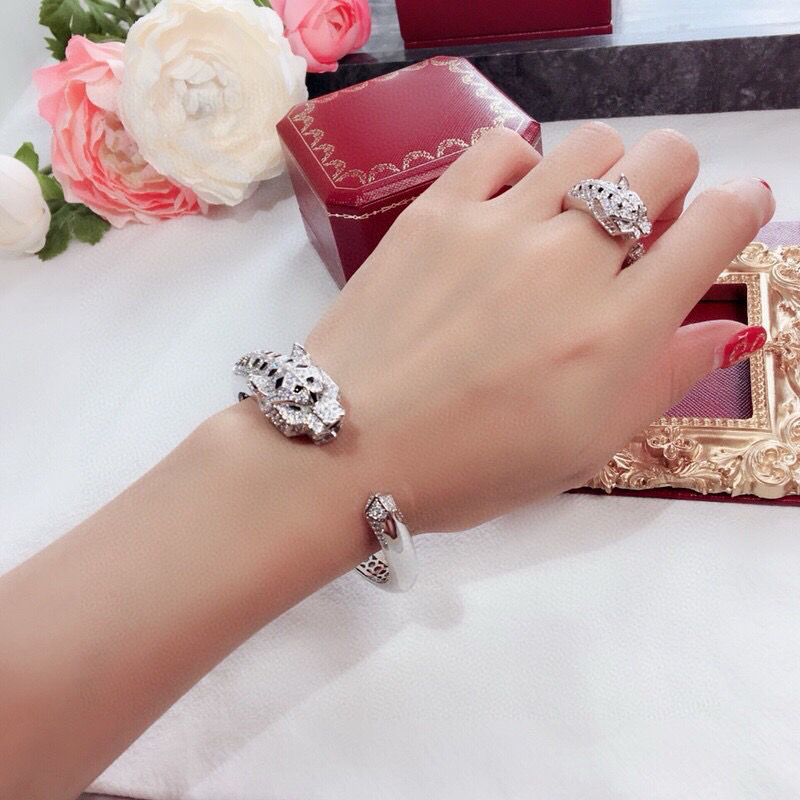 Cartier Panthere de Cartier bracelet 18K white gold set with diamonds black onyx emerald 17cm inner circumference