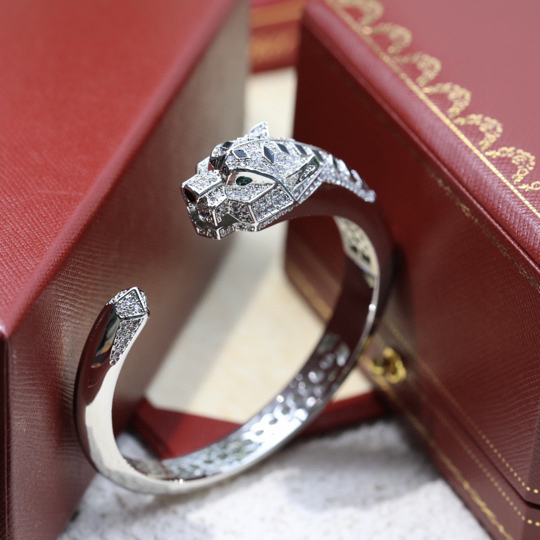 Cartier Panthere de Cartier bracelet 18K white gold set with diamonds black onyx emerald 17cm inner circumference