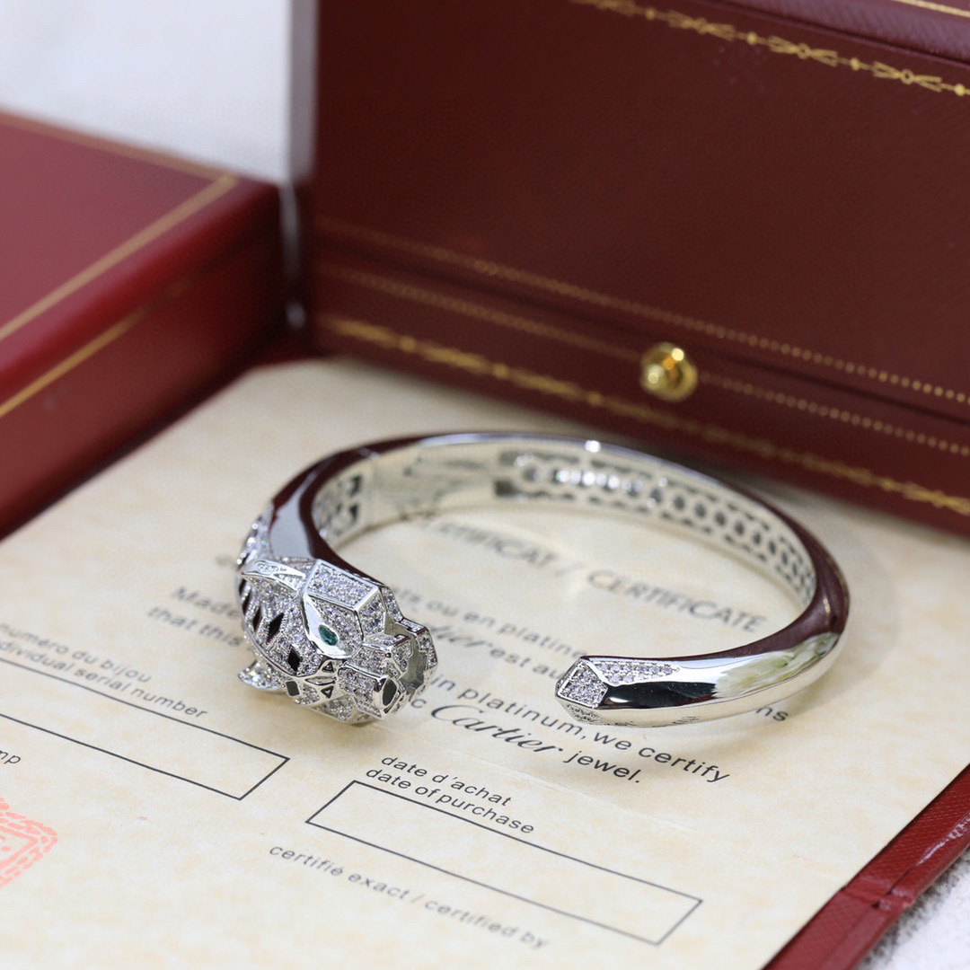 Cartier Panthere de Cartier bracelet 18K white gold set with diamonds black onyx emerald 17cm inner circumference