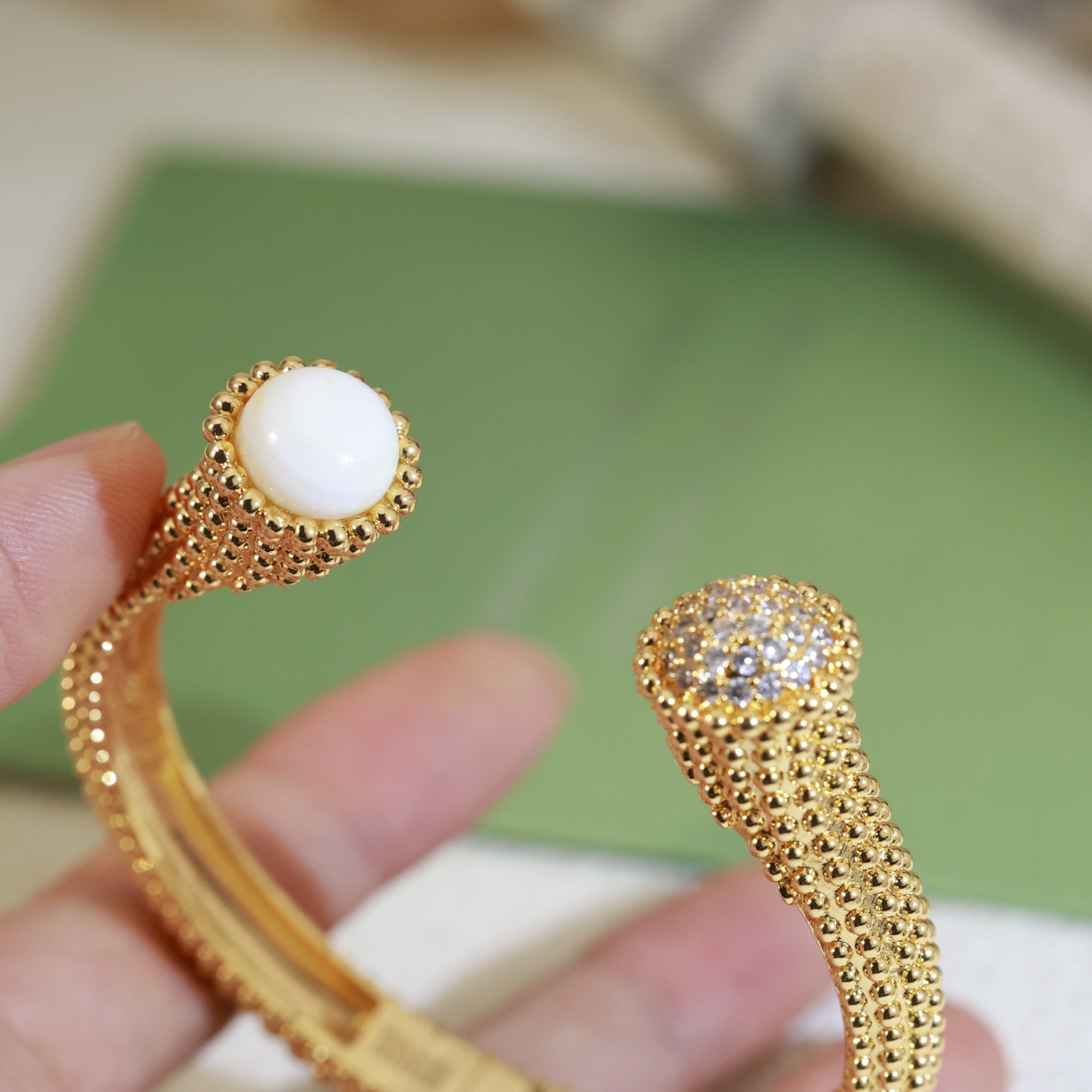 Van Cleef Arpels Perlee bracelet 18k yellow gold white mother-of-pearl clear diamond 17cm