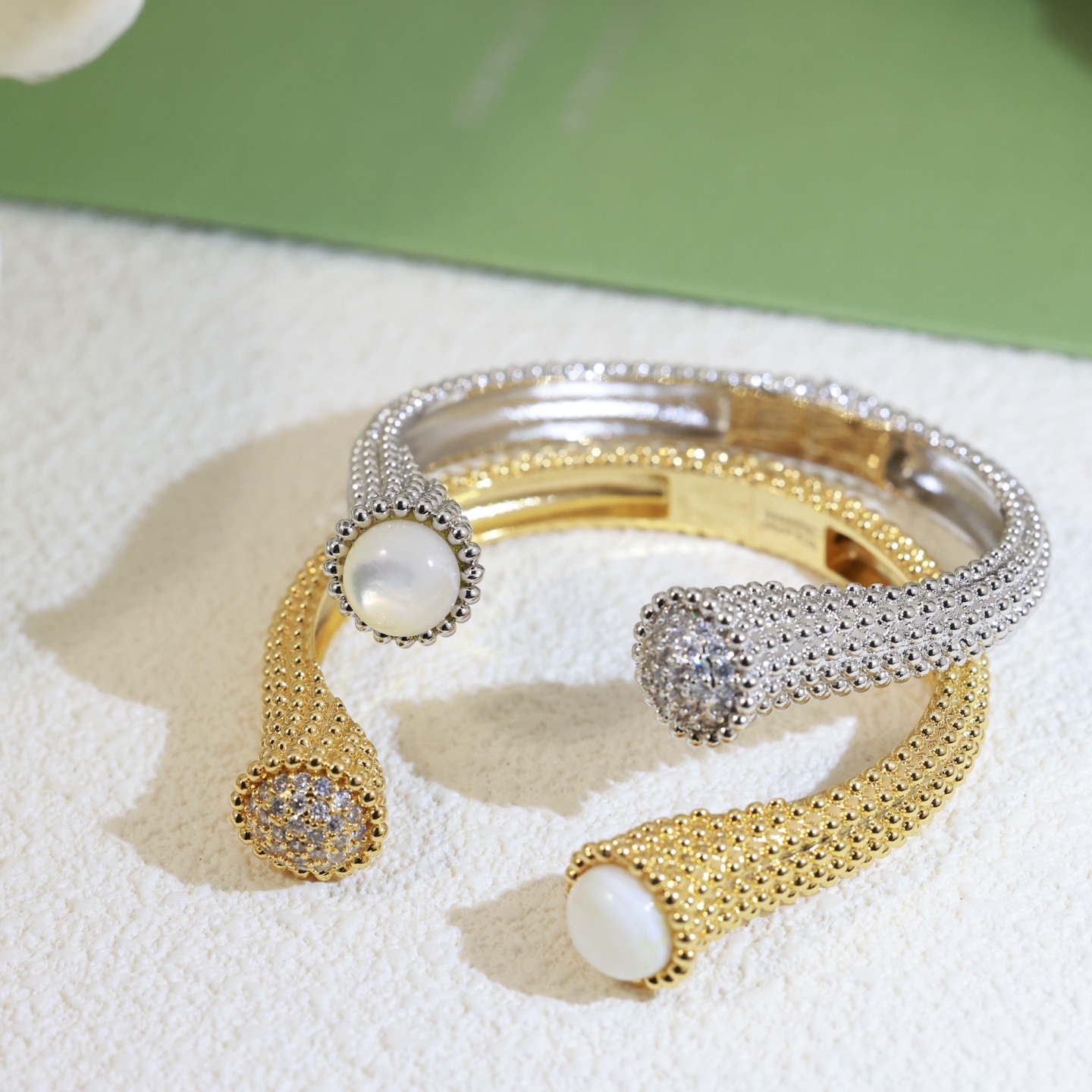 Van Cleef Arpels Perlee bracelet 18k yellow gold white mother-of-pearl clear diamond 17cm
