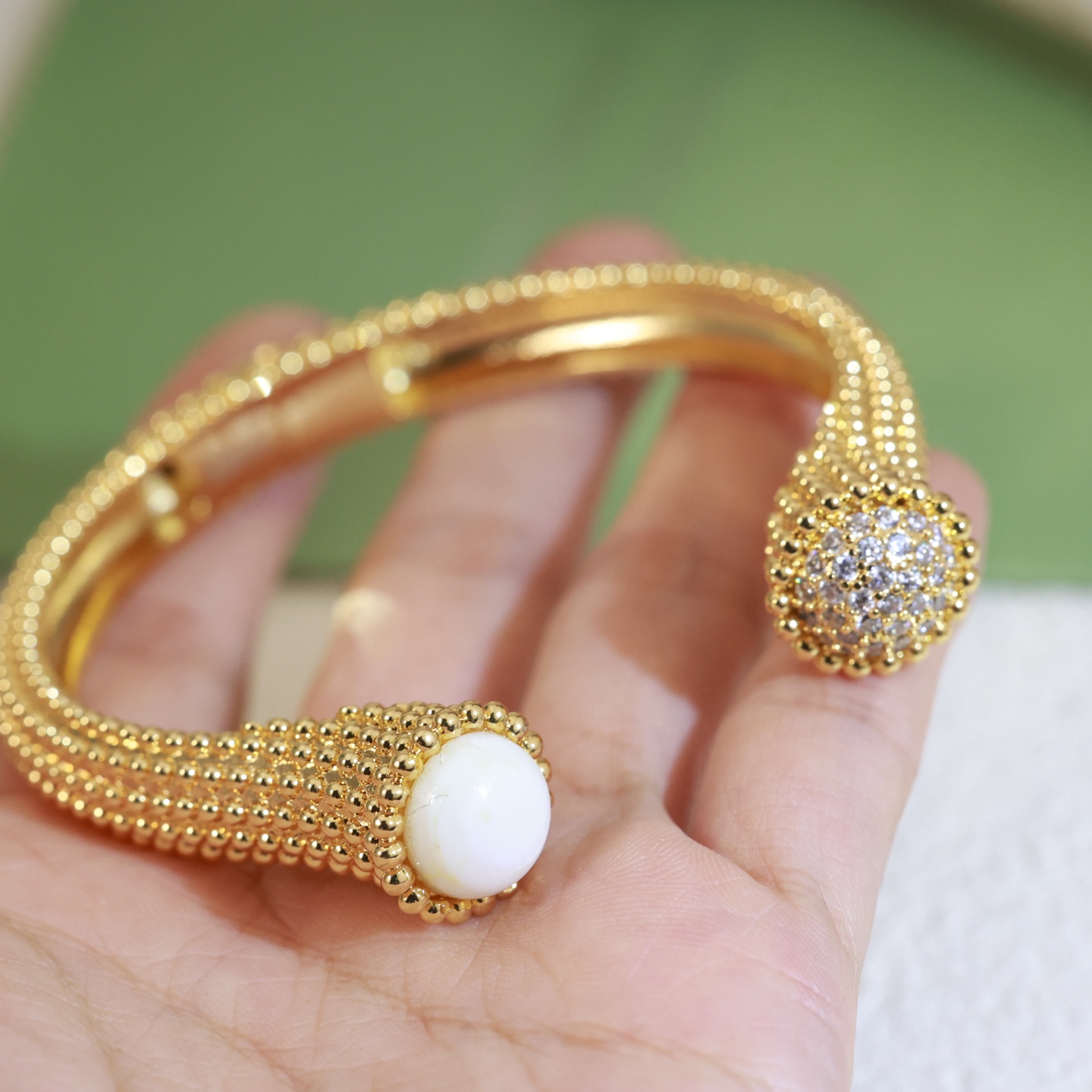 Van Cleef Arpels Perlee bracelet 18k yellow gold white mother-of-pearl clear diamond 17cm