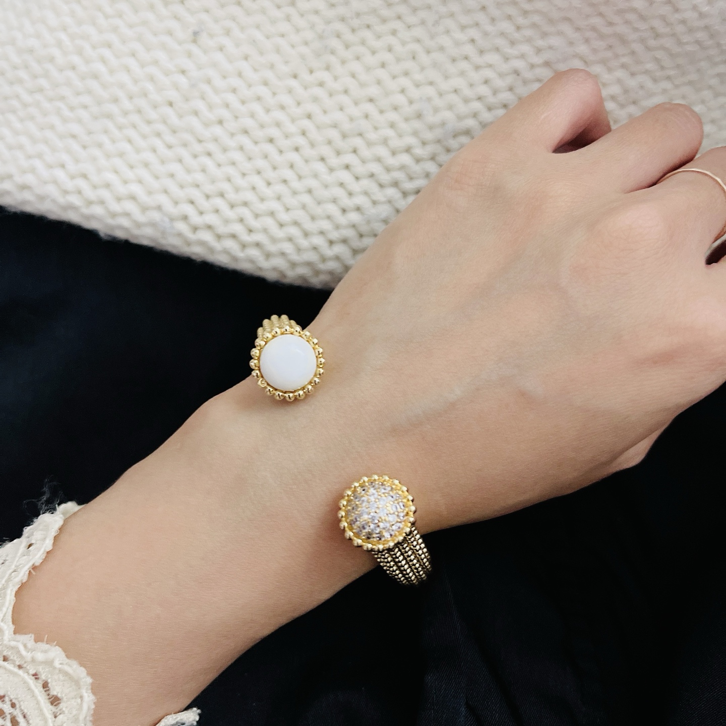 Van Cleef Arpels Perlee bracelet 18k yellow gold white mother-of-pearl clear diamond 17cm