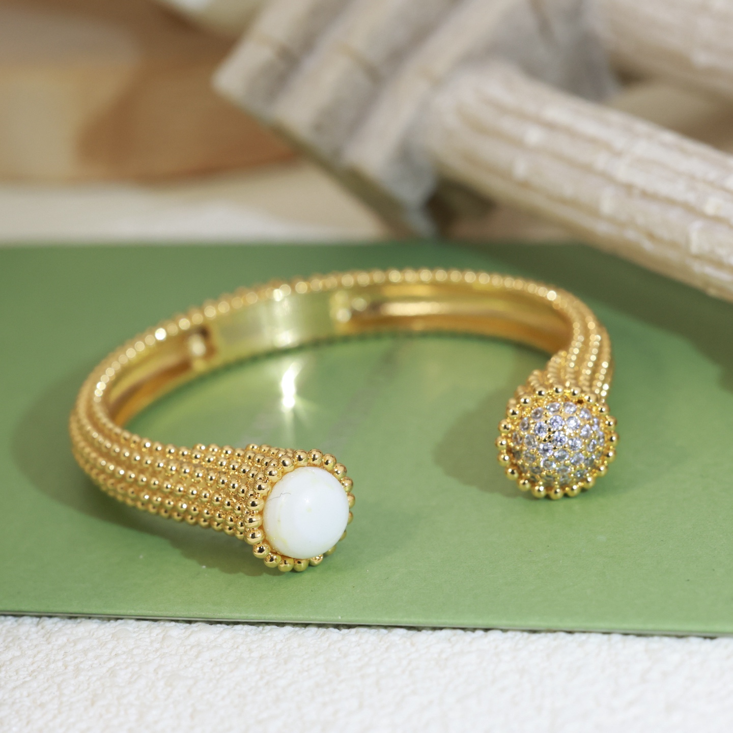 Van Cleef Arpels Perlee bracelet 18k yellow gold white mother-of-pearl clear diamond 17cm