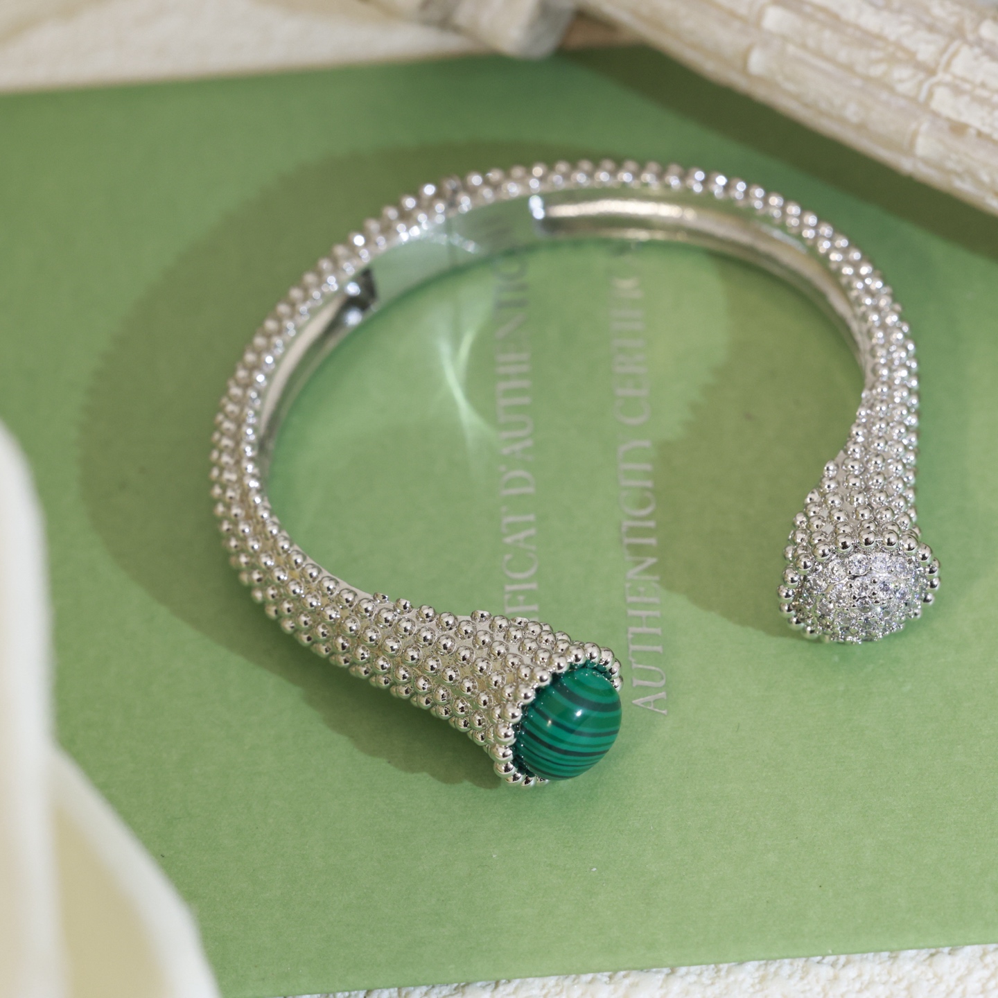 Van Cleef Arpels Perlee bracelet 18k white gold green malachite clear diamond pave 17cm inner circumference