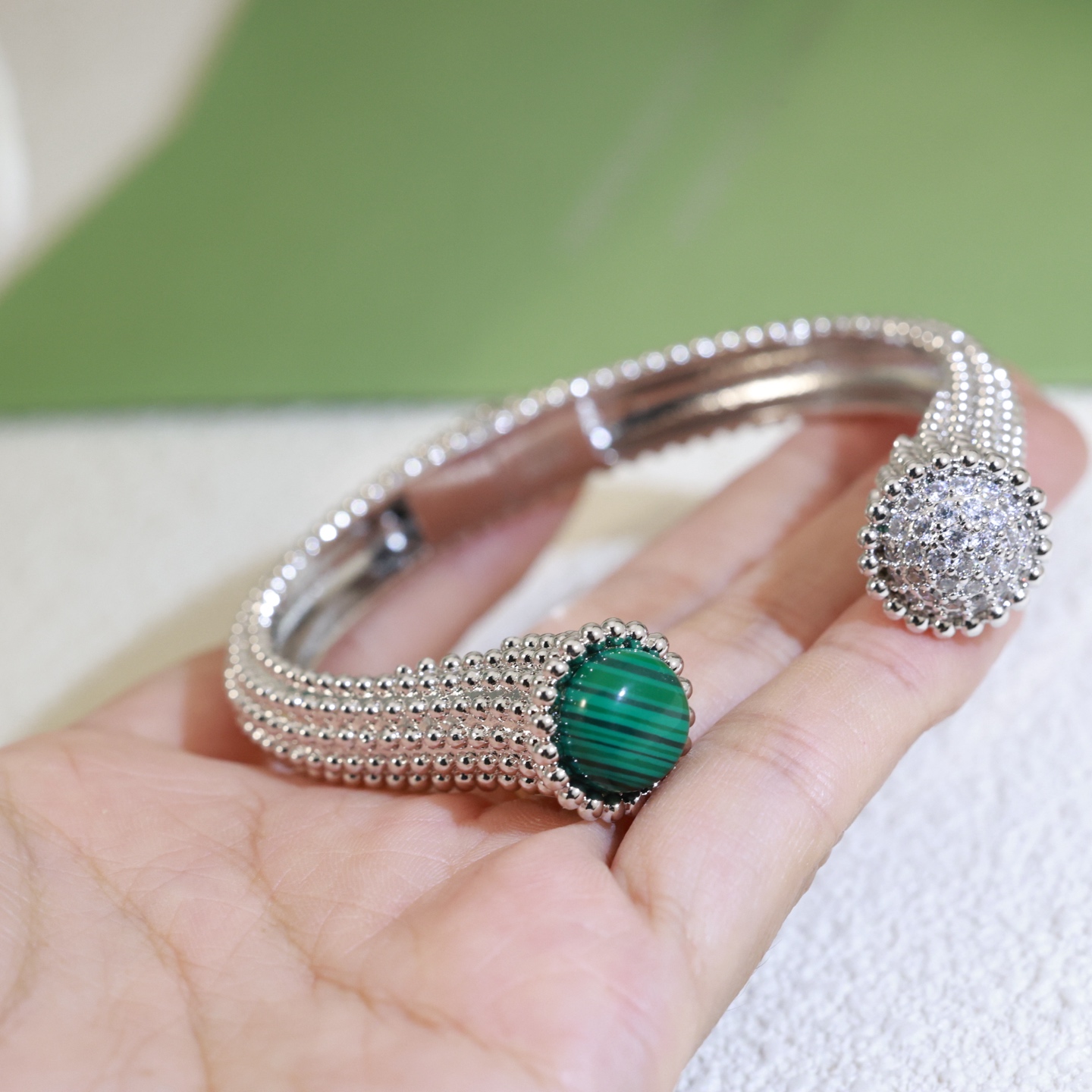 Van Cleef Arpels Perlee bracelet 18k white gold green malachite clear diamond pave 17cm inner circumference