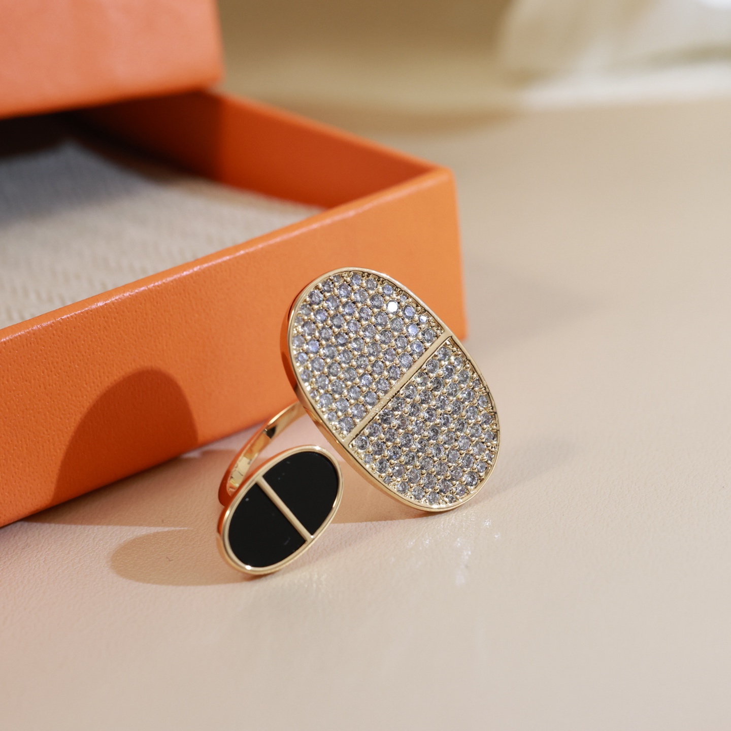 Anello Hermes Chaine d Ancre Verso Oro rosa onice nero pavé di diamanti trasparenti US 7
