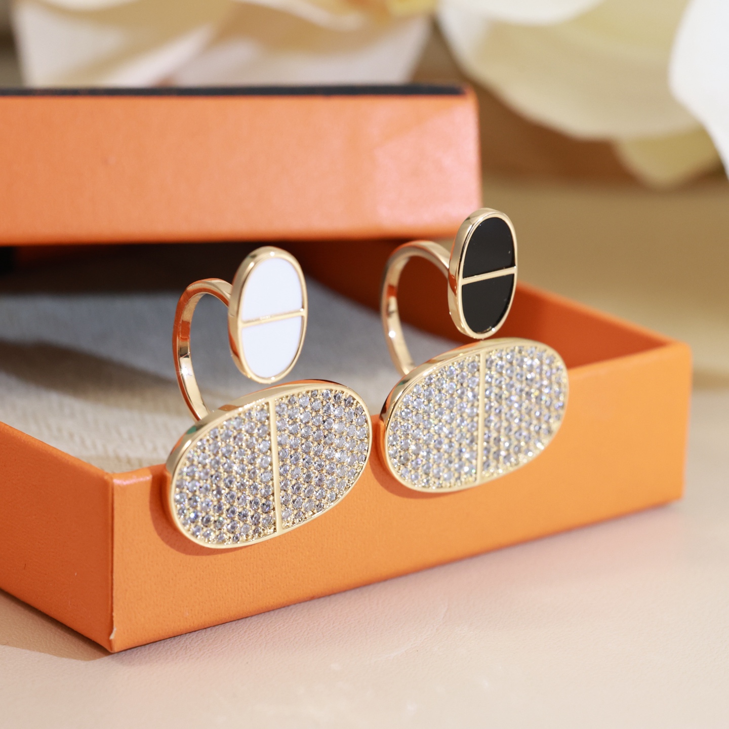 Anello Hermes Chaine d Ancre Verso Oro rosa onice nero pavé di diamanti trasparenti US 7