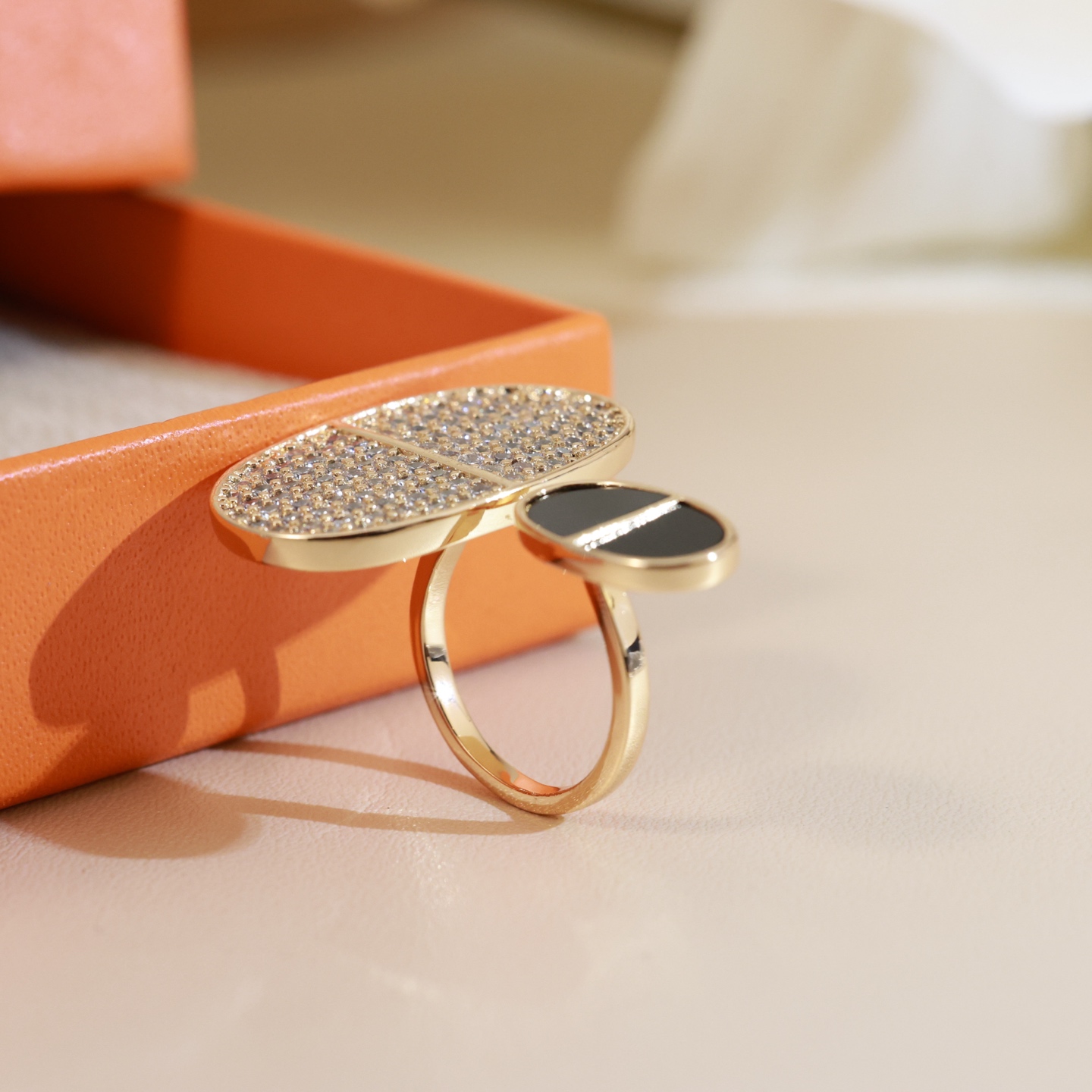 Anello Hermes Chaine d Ancre Verso Oro rosa onice nero pavé di diamanti trasparenti US 7