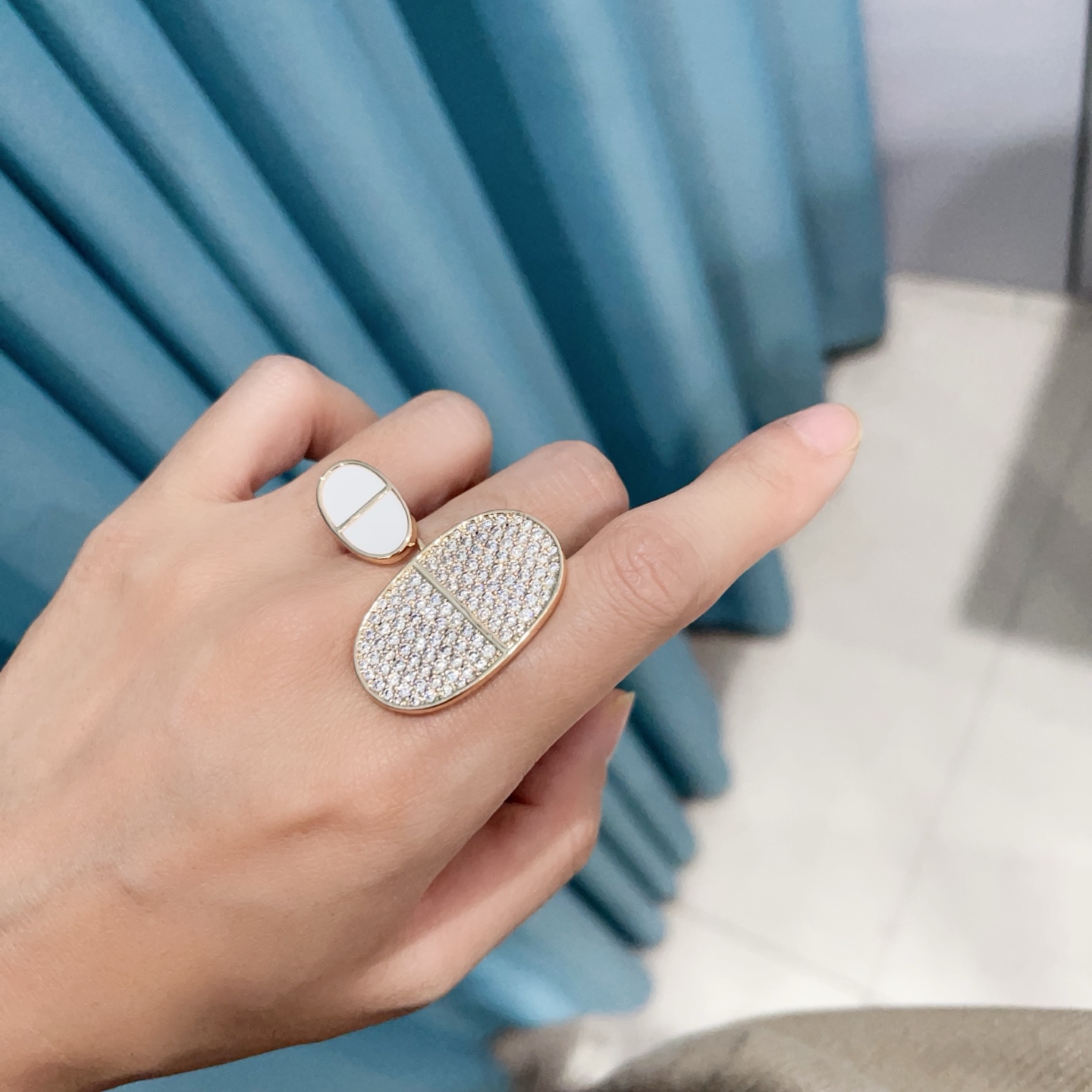 Anello Hermes Chaine d Ancre Verso Oro rosa onice nero pavé di diamanti trasparenti US 7