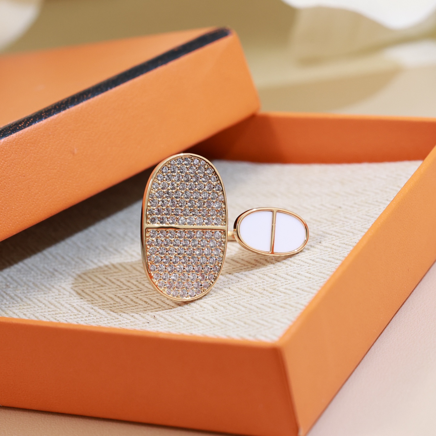 Anello Hermes Chaine d Ancre Verso Oro rosa onice nero pavé di diamanti trasparenti US 7