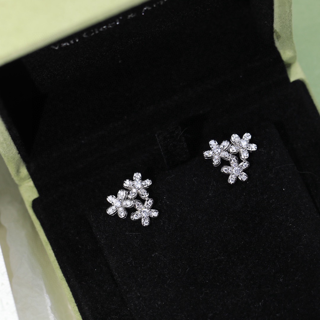 Pendientes Van Cleef Arpels Socrate oro blanco de 18 k diamante transparente perno de 12 mm de diámetro