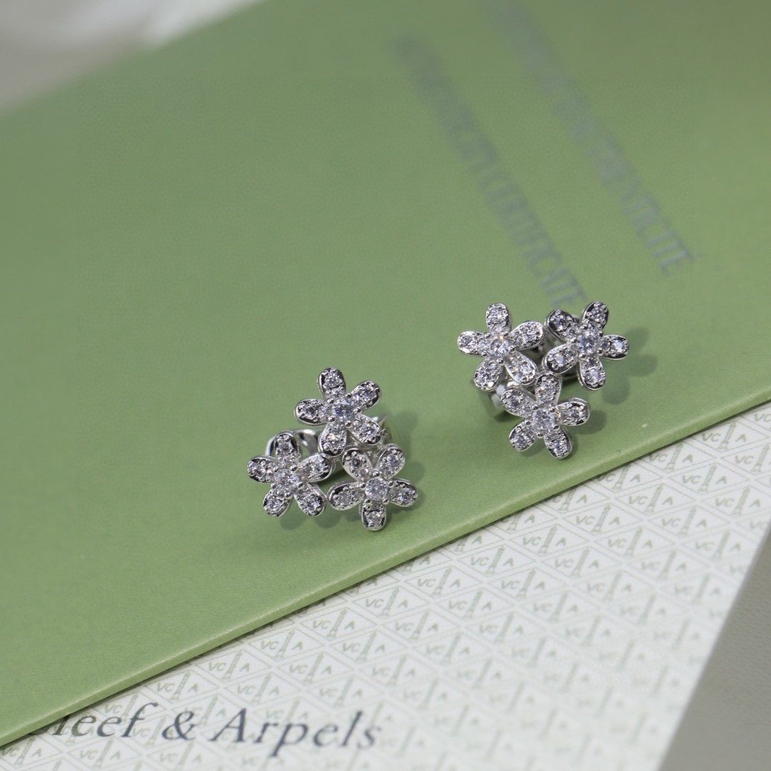Pendientes Van Cleef Arpels Socrate oro blanco de 18 k diamante transparente perno de 12 mm de diámetro