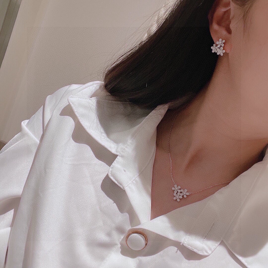 Pendientes Van Cleef Arpels Socrate oro blanco de 18 k diamante transparente perno de 12 mm de diámetro