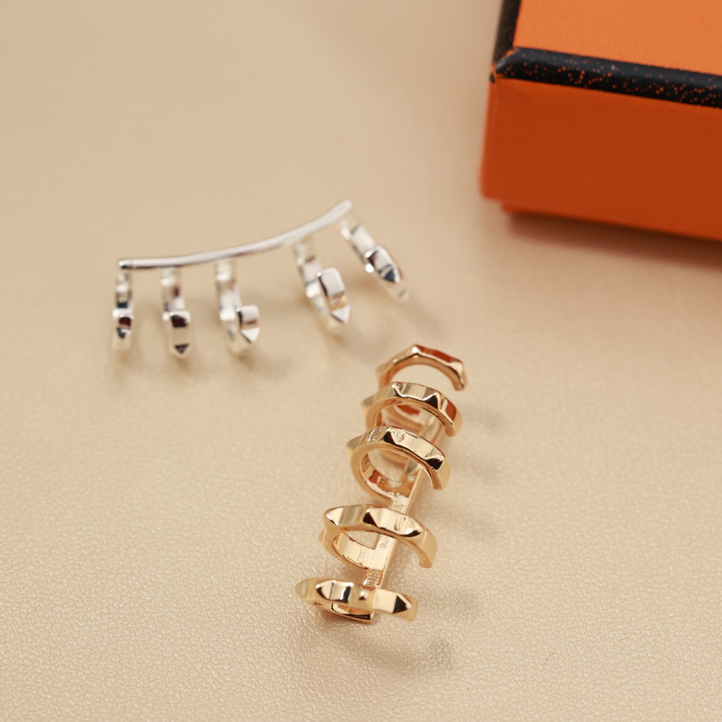 Orecchini Hermes Clou de Forge metallo argentato taglia unica